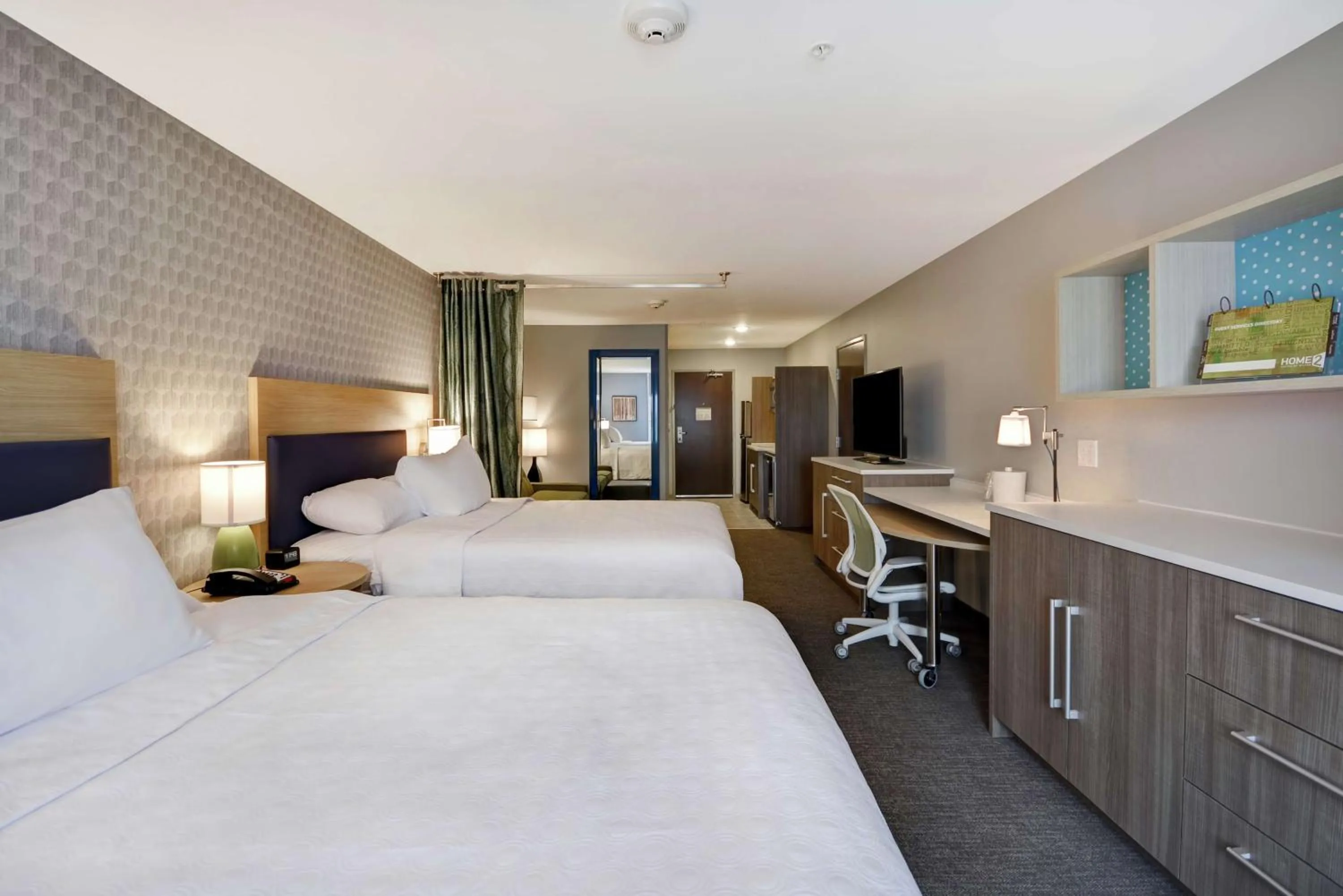 Bedroom, Bed in Home2 Suites By Hilton Grand Rapids North