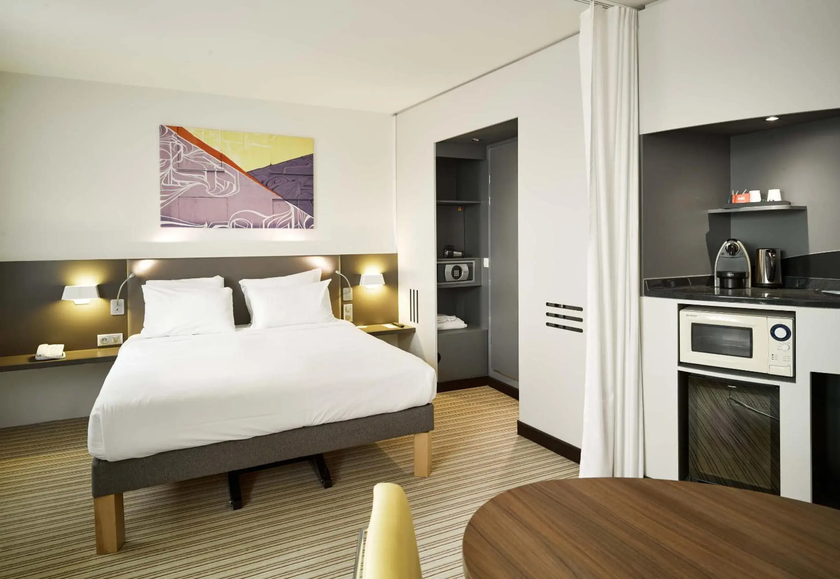 Superior Double Room in B&B HOTEL Paris Grand Roissy CDG Aéroport 4 étoiles Superior Double Room in B&B HOTEL Paris Grand Roissy CDG Aéroport 4 étoiles