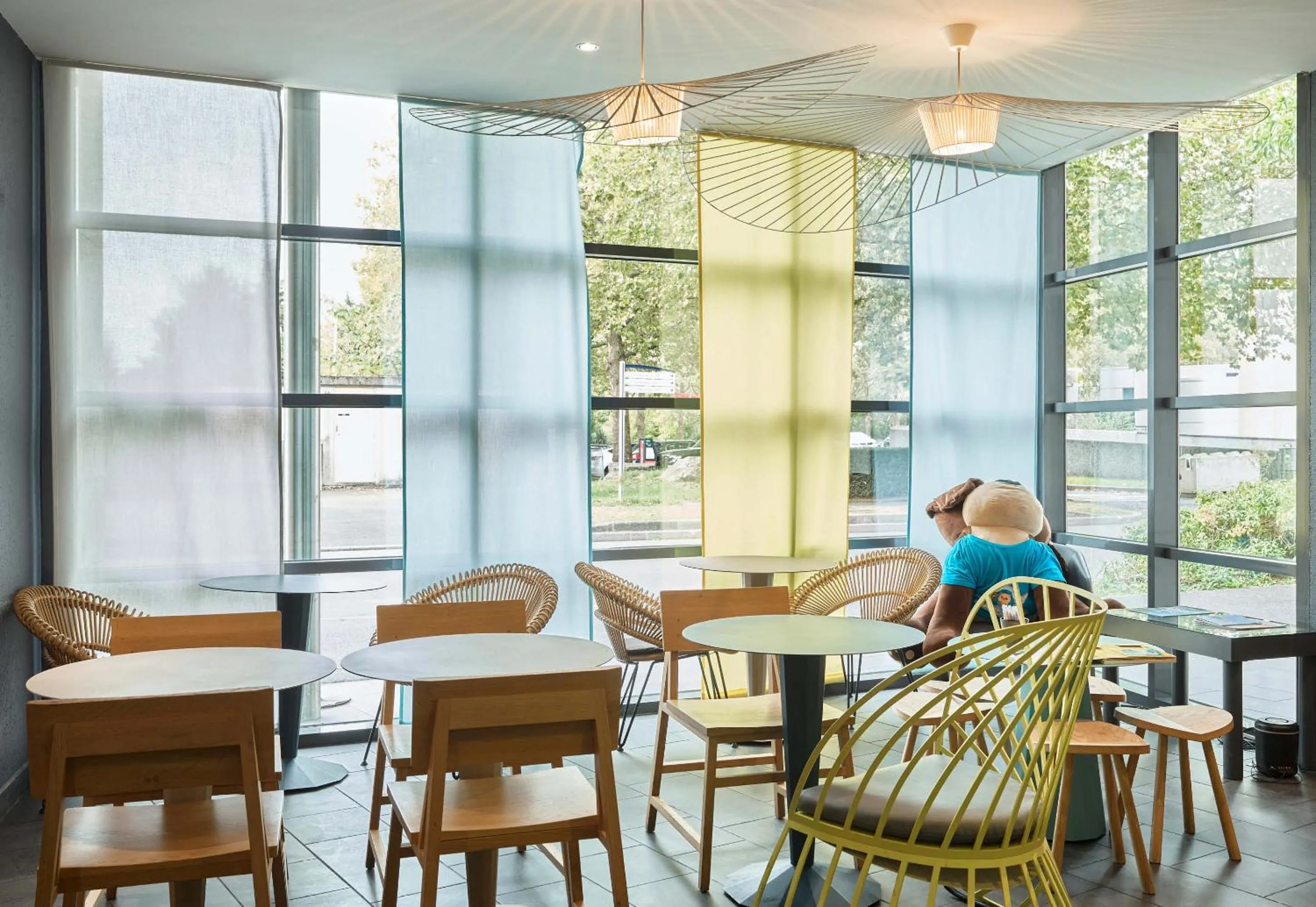 Dining area in B&B HOTEL Paris Grand Roissy CDG Aéroport 4 étoiles