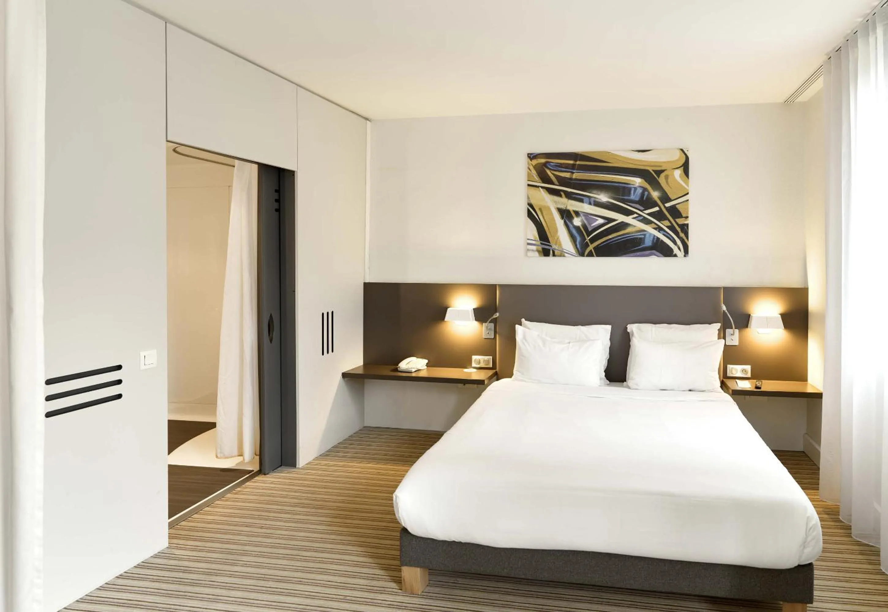 Photo of the whole room, Bed in B&B HOTEL Paris Grand Roissy CDG Aéroport 4 étoiles