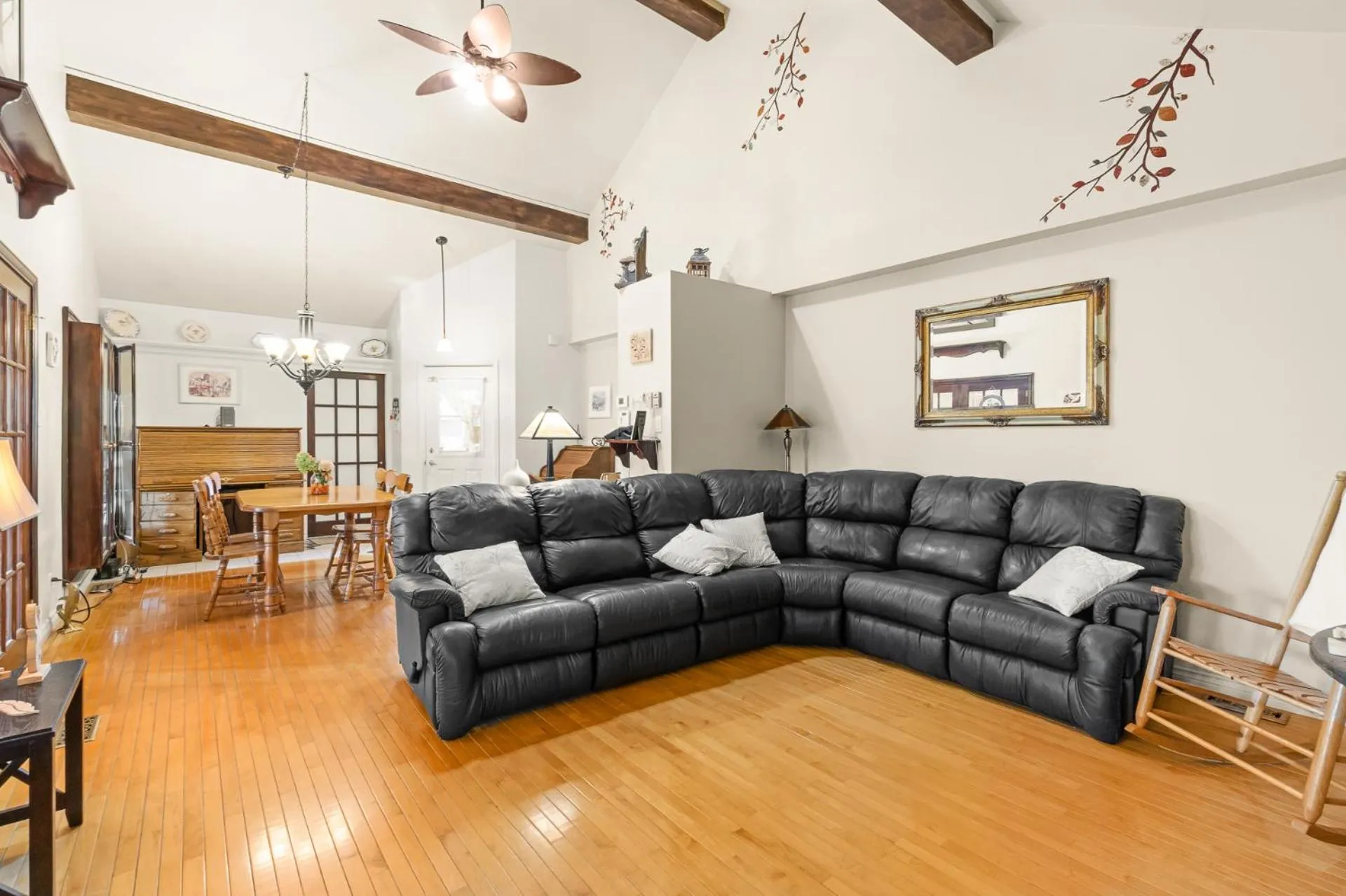 Communal lounge/ TV room in Gîte Le Grandelinois