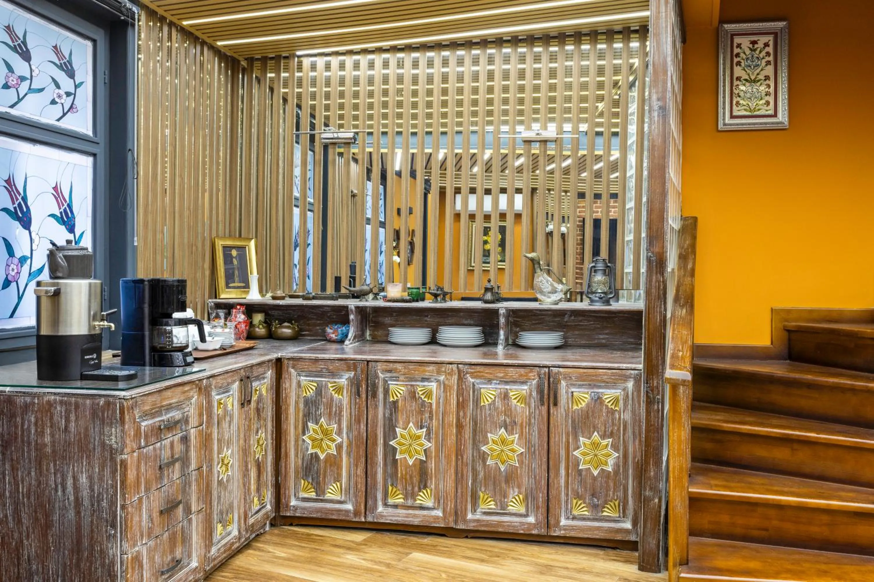 Lobby or reception in Wonder Wood Hotel