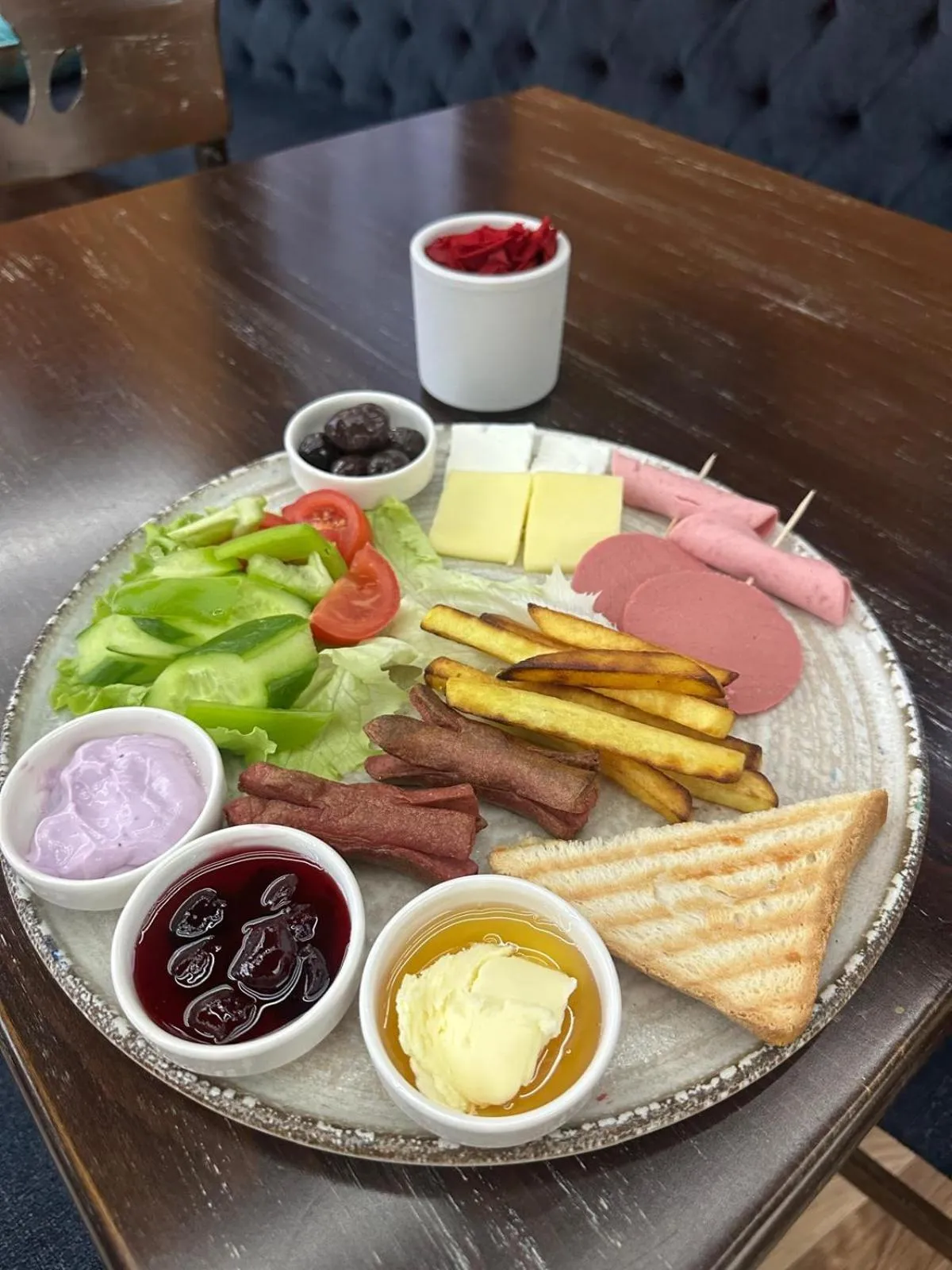 Breakfast in Wonder Wood Hotel