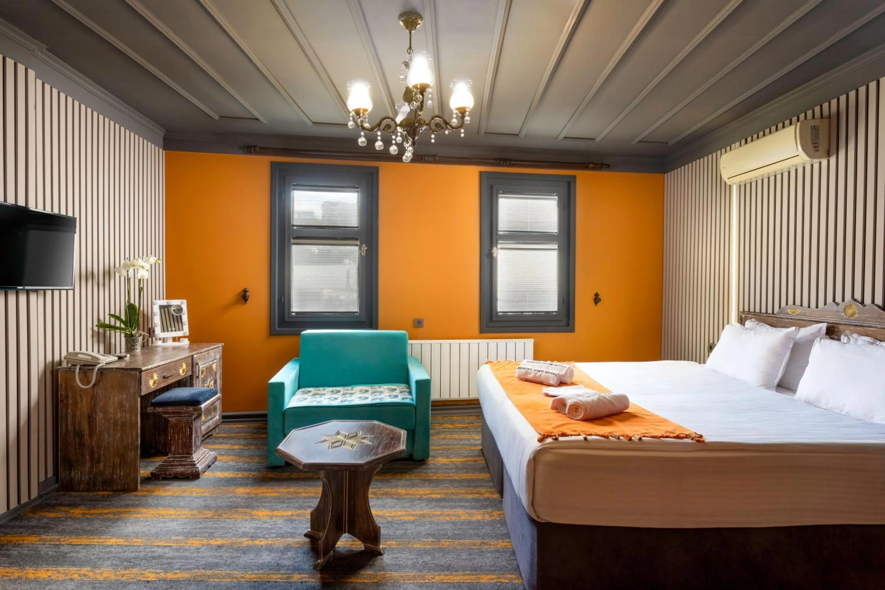 Bed in Wonder Wood Hotel