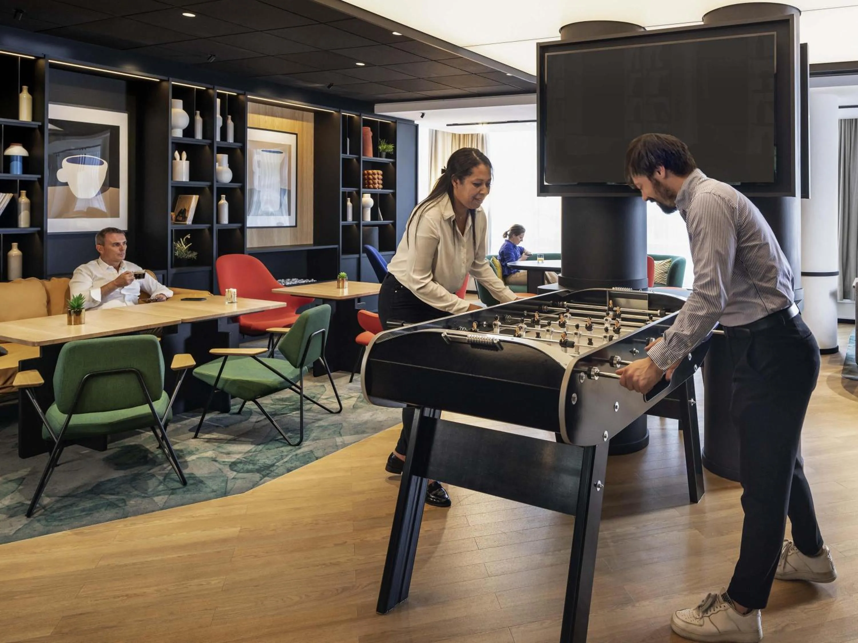 Lounge or bar in Novotel Suites Paris CDG Airport Villepinte