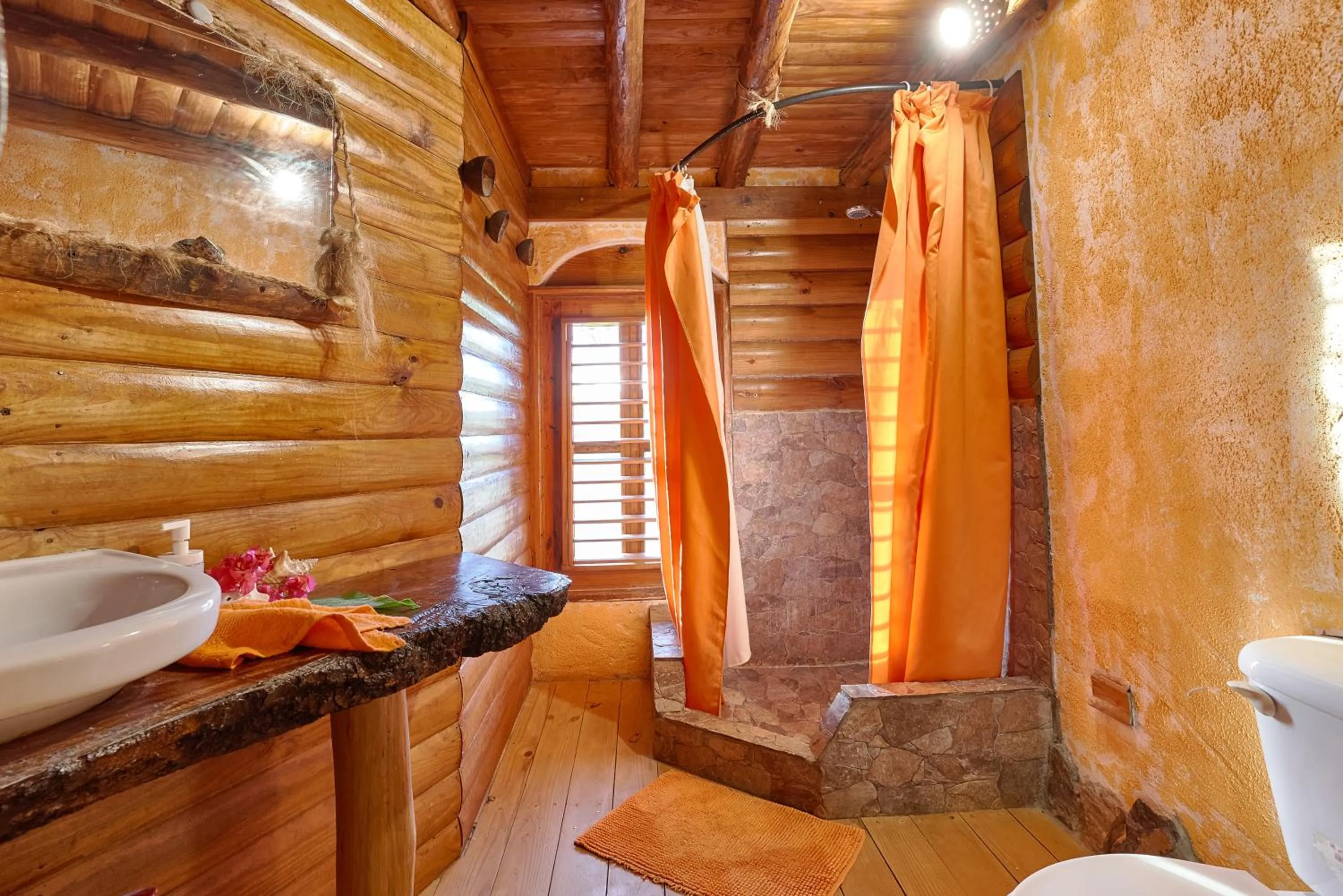 Shower in CHALET TROPICAL Hotel & Restaurant-Pizzeria