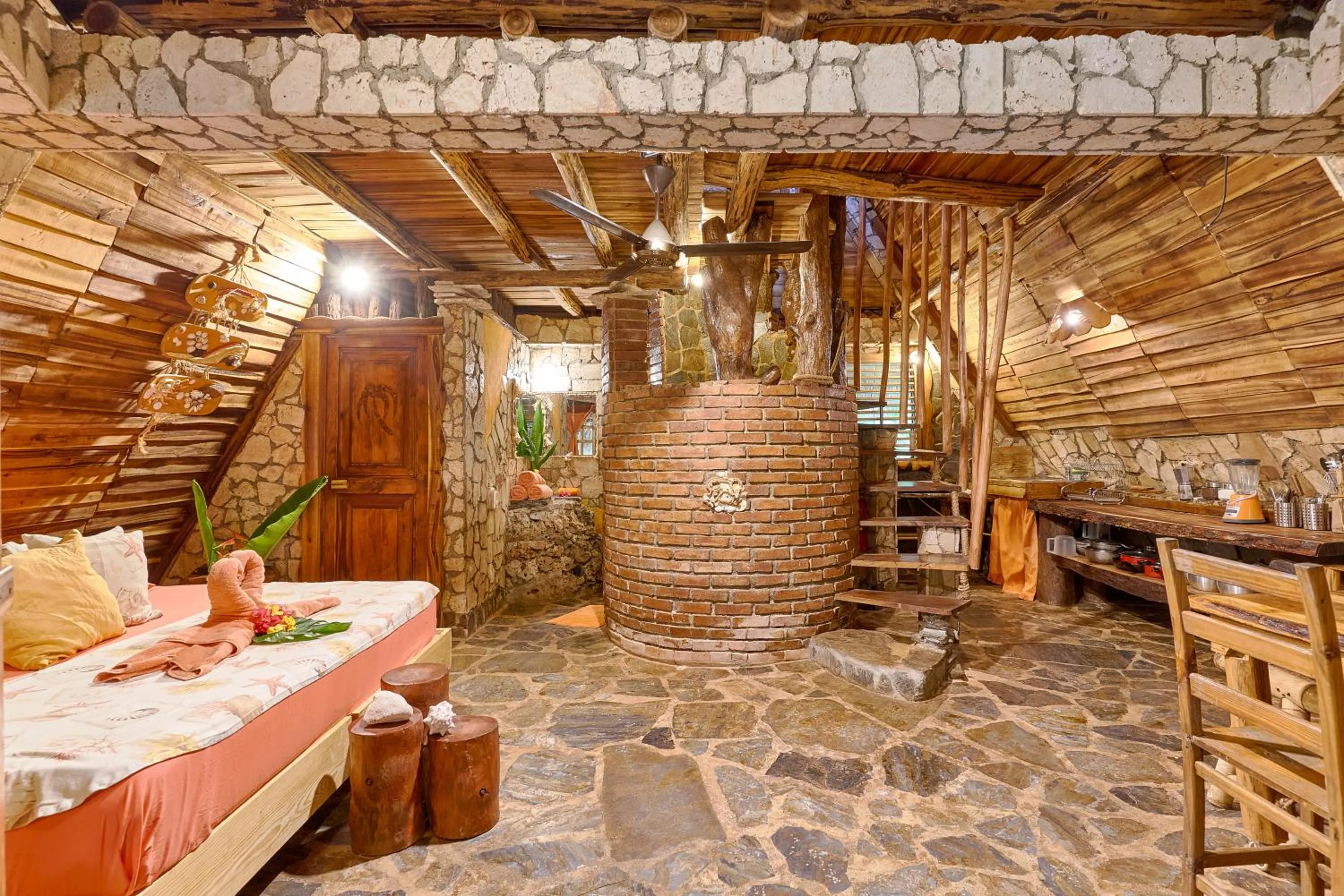 Kitchen or kitchenette in CHALET TROPICAL Hotel & Restaurant-Pizzeria
