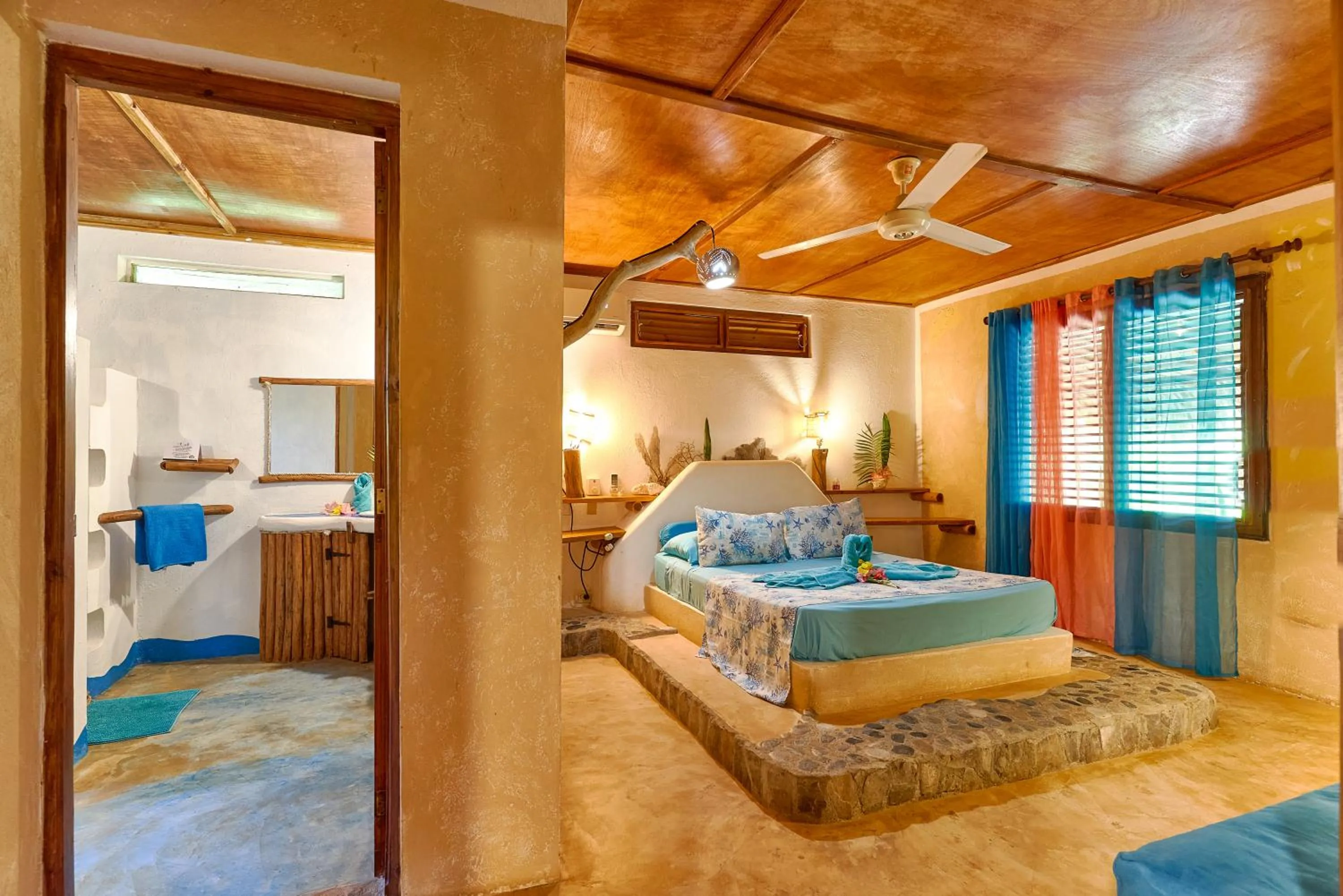 Bathroom, Bed in CHALET TROPICAL Hotel & Restaurant-Pizzeria