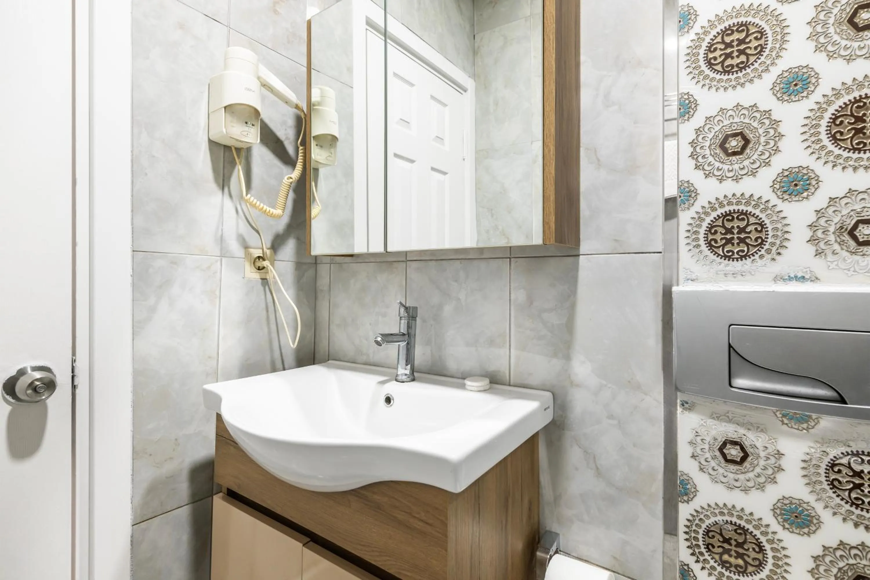 Bathroom in Taksim Dora Hotel
