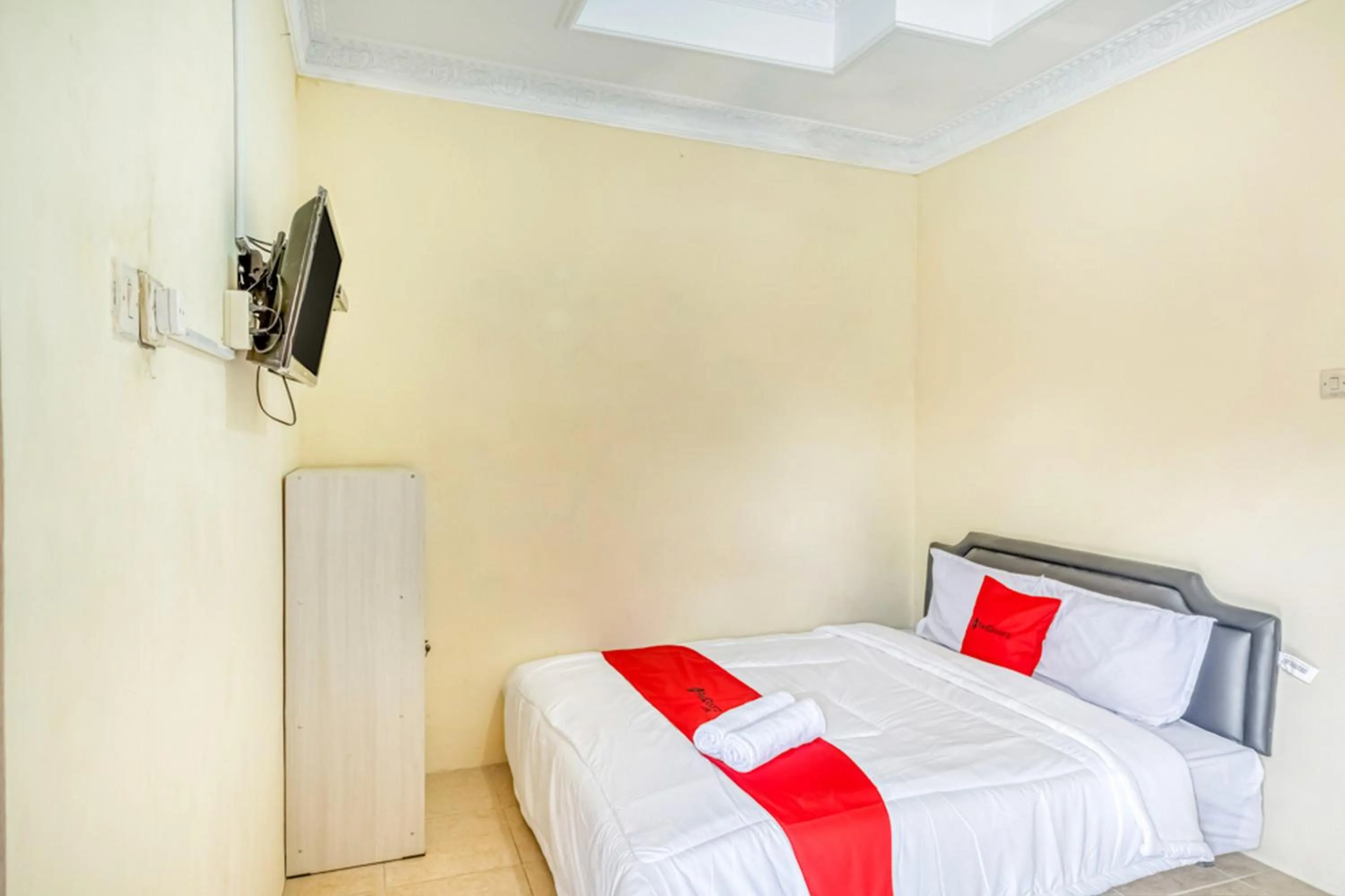 Bed in RedDoorz near Wisata Pantai Parangtritis