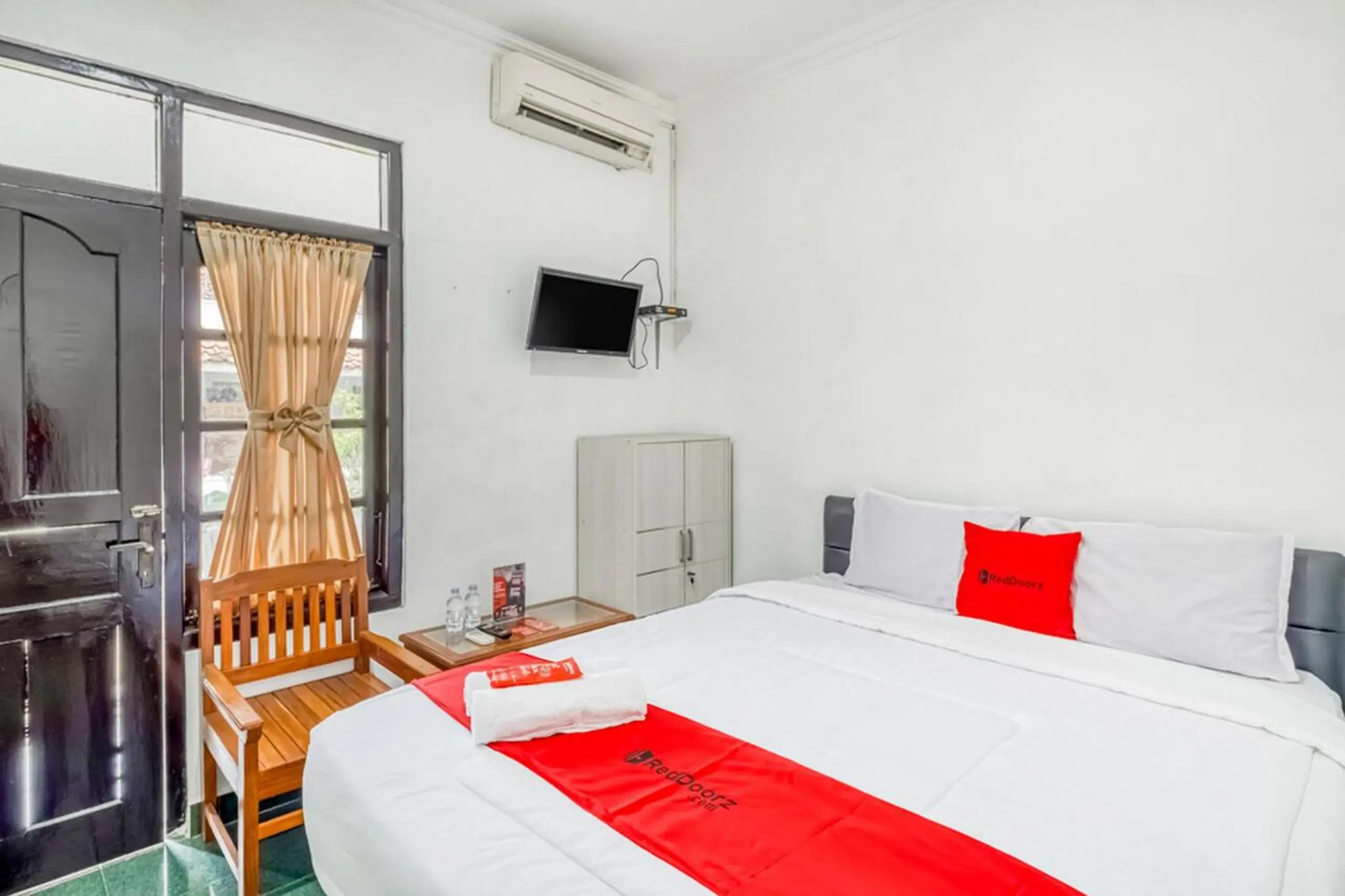 Bed in RedDoorz near Wisata Pantai Parangtritis Bed in RedDoorz near Wisata Pantai Parangtritis
