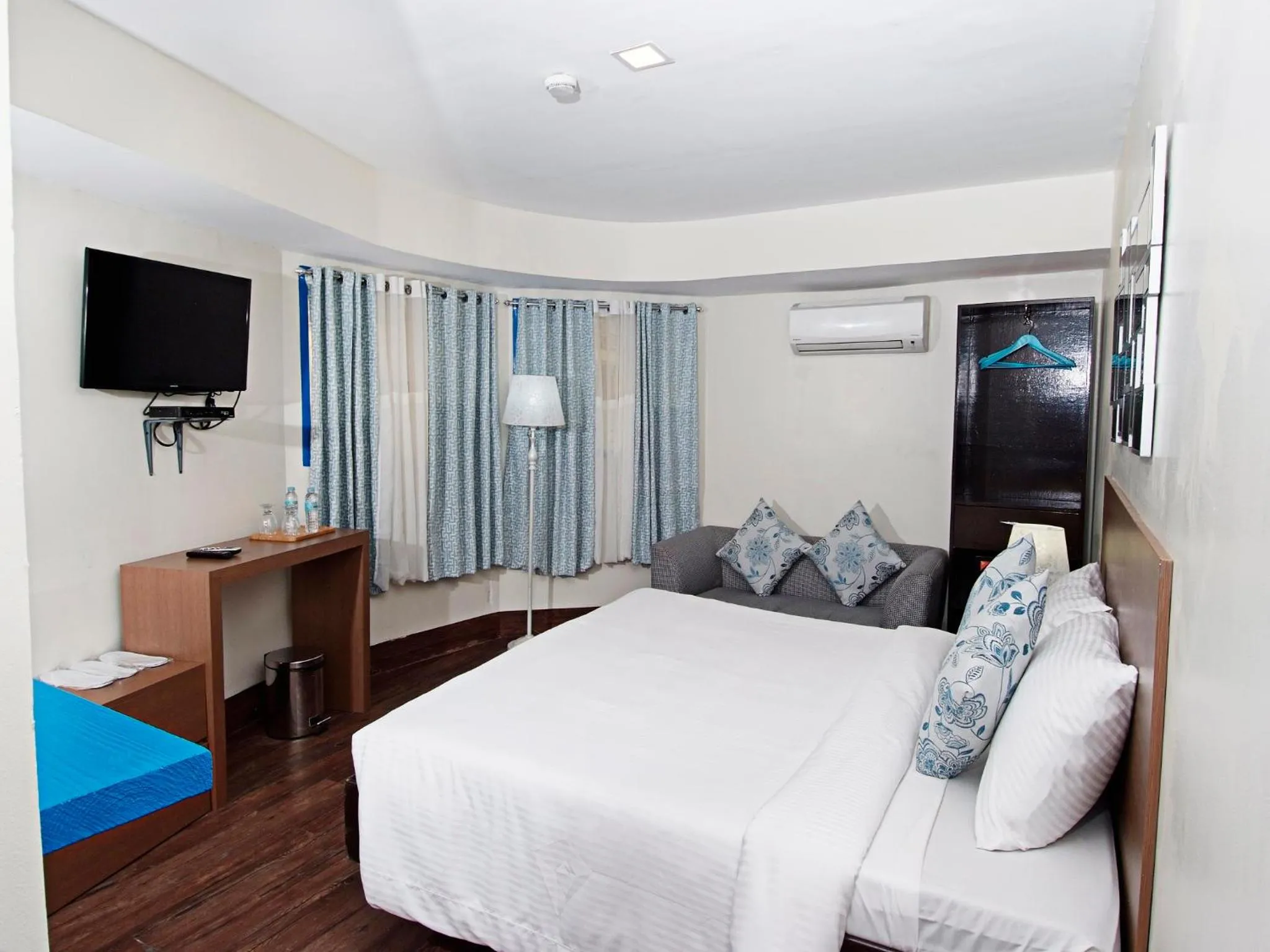 Photo of the whole room, Bed in Skyblue Hotel