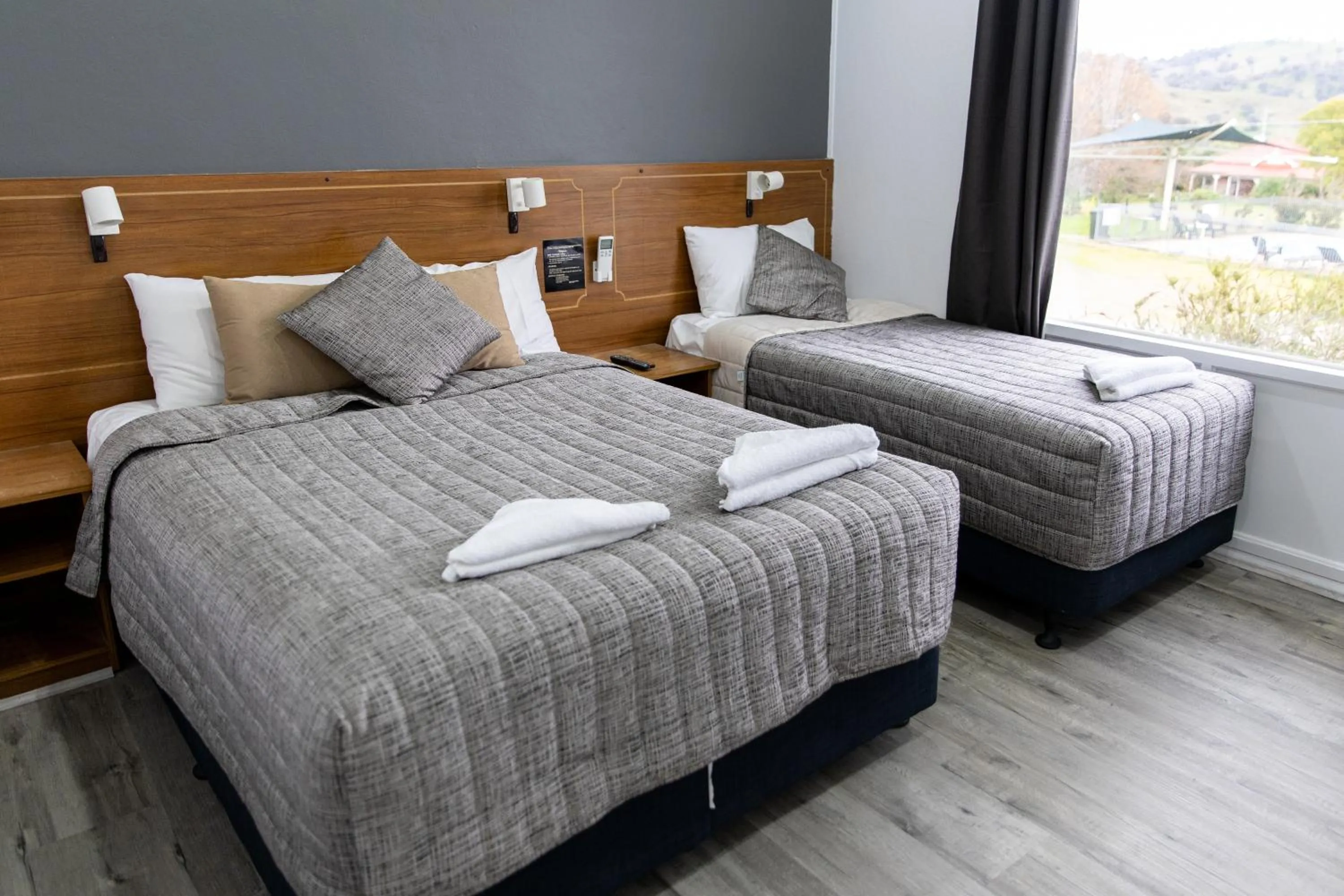 Bed in Garden Motor Inn