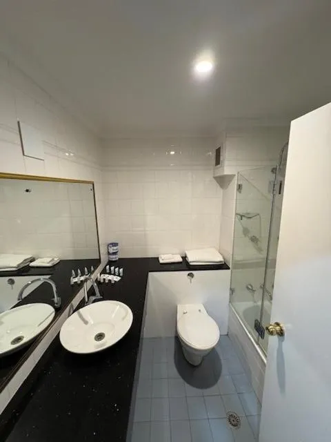 Golden Age Motor Inn