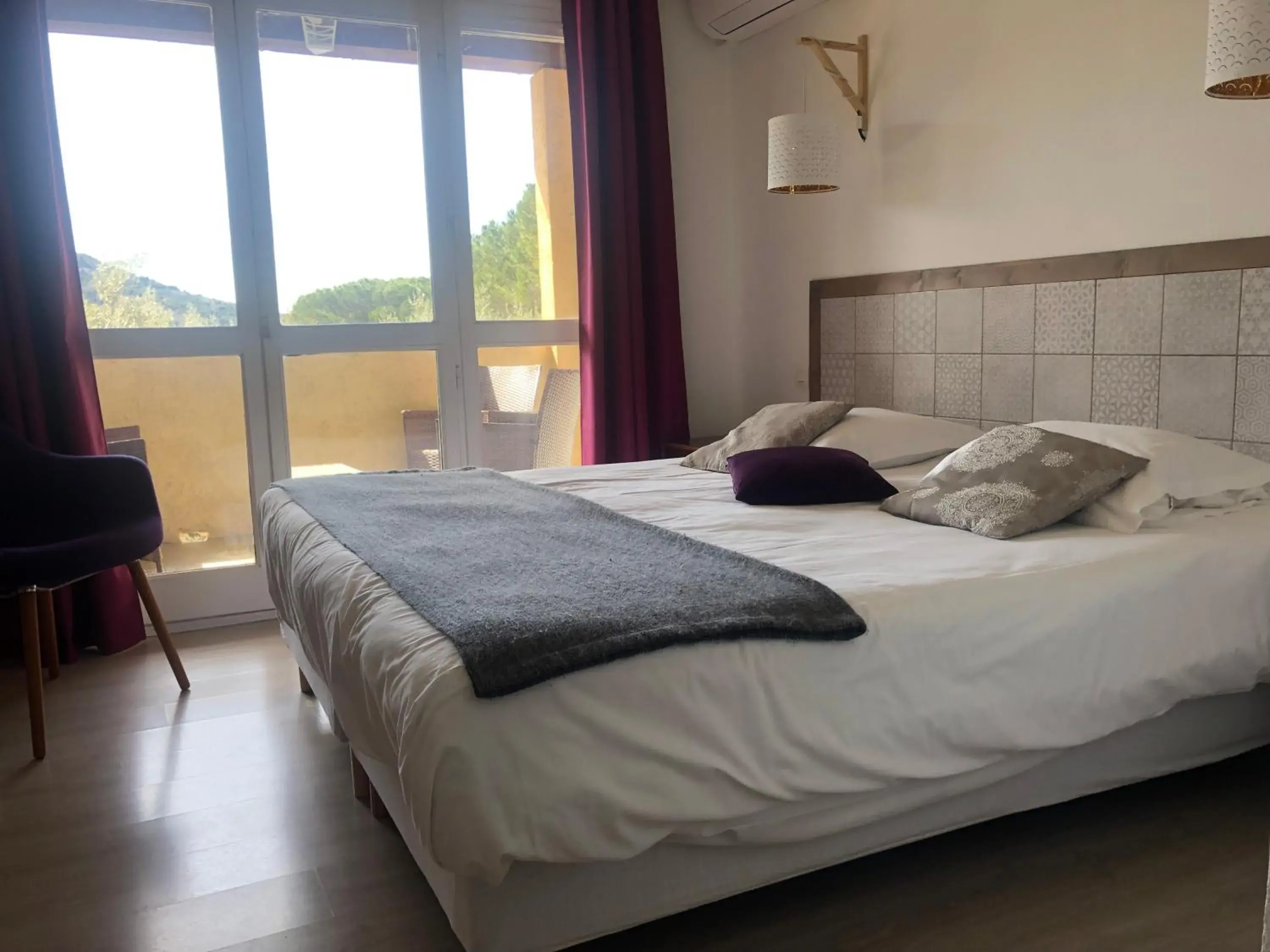 Double/Twin Room with Loggia in La Picholine en Provence Double/Twin Room with Loggia in La Picholine en Provence