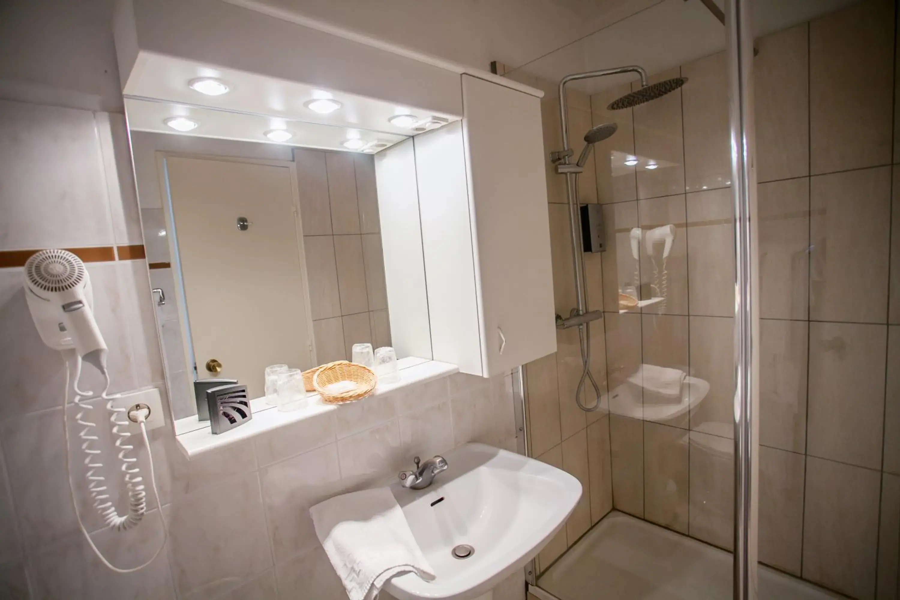 Double/Twin Room with Loggia in La Picholine en Provence Double/Twin Room with Loggia in La Picholine en Provence