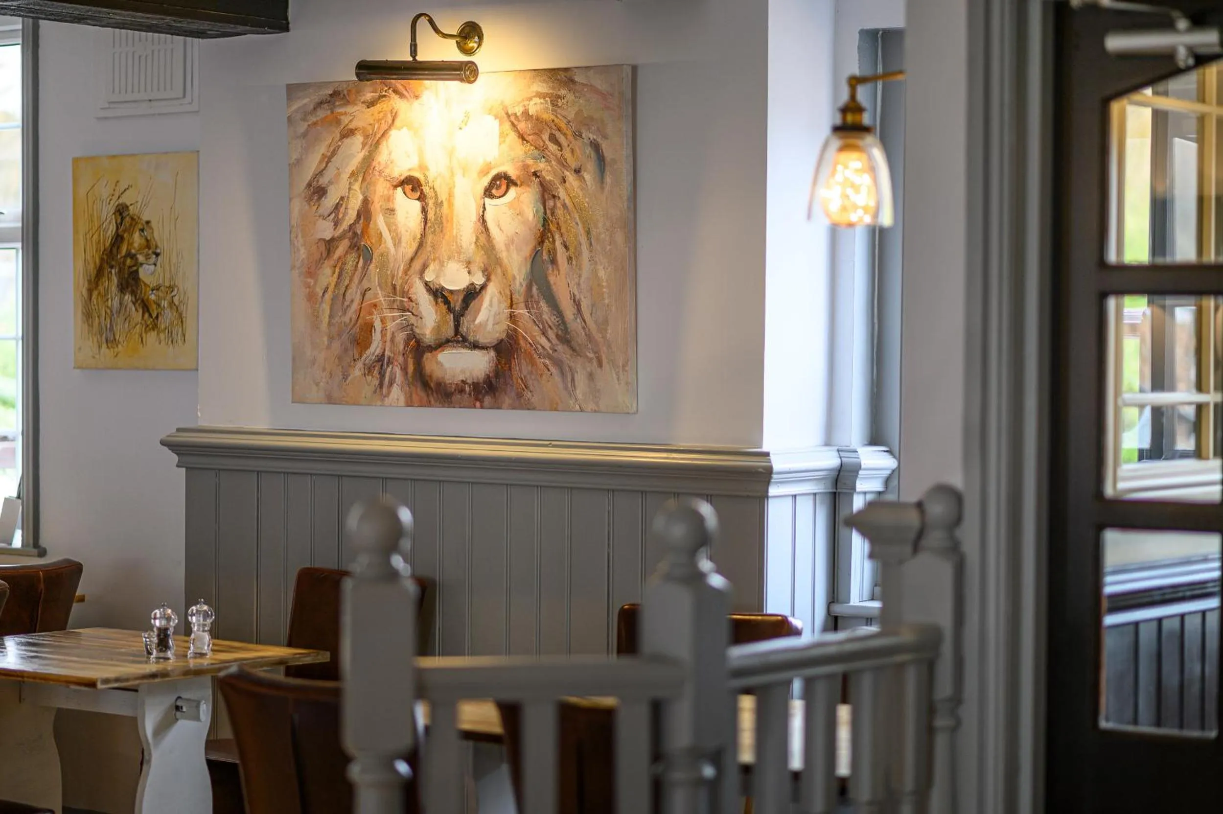 Restaurant/Places to Eat in THE LAZY LION