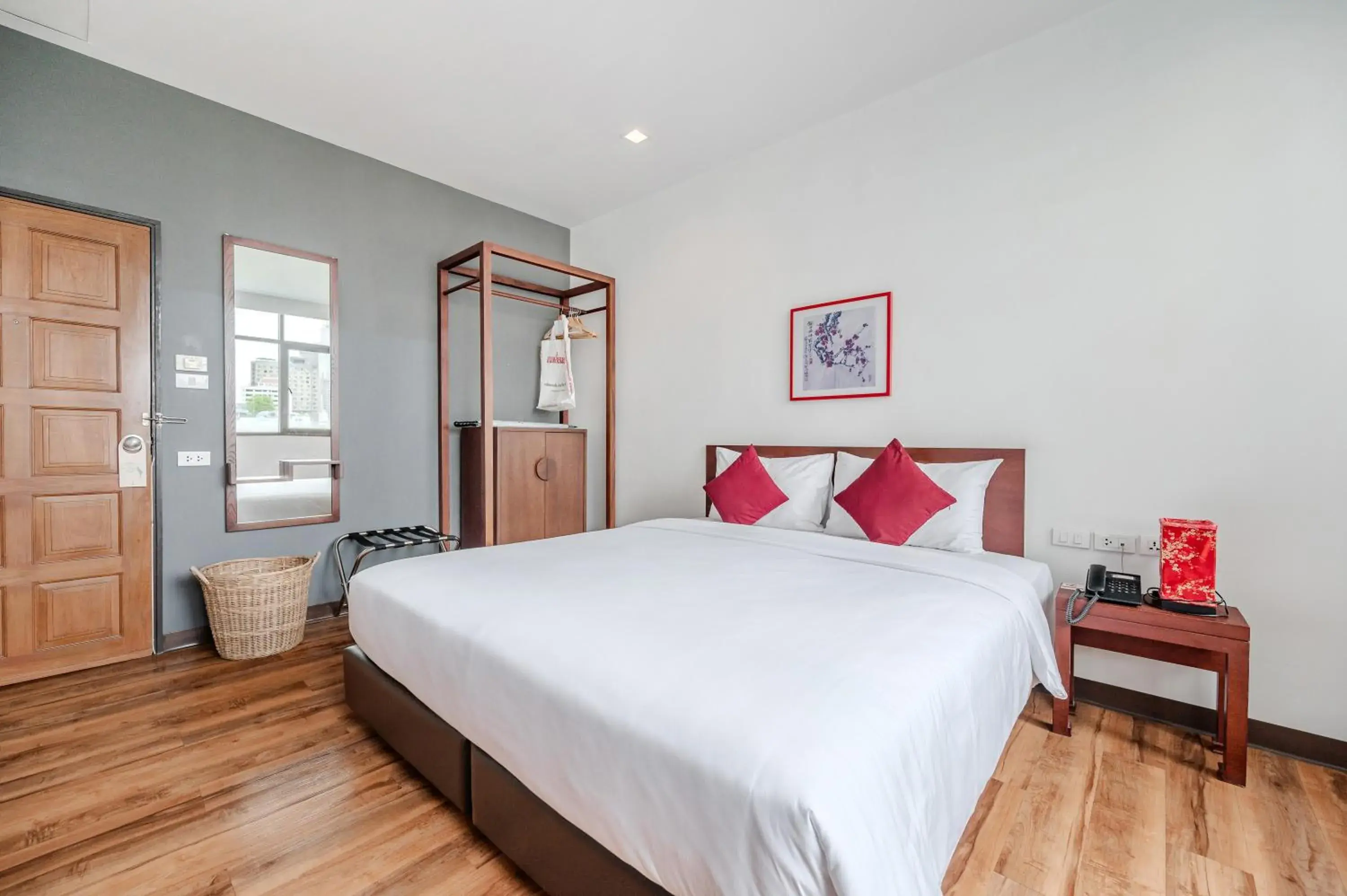 Deluxe Double Room in Ruamchitt Plaza Hotel Deluxe Double Room in Ruamchitt Plaza Hotel