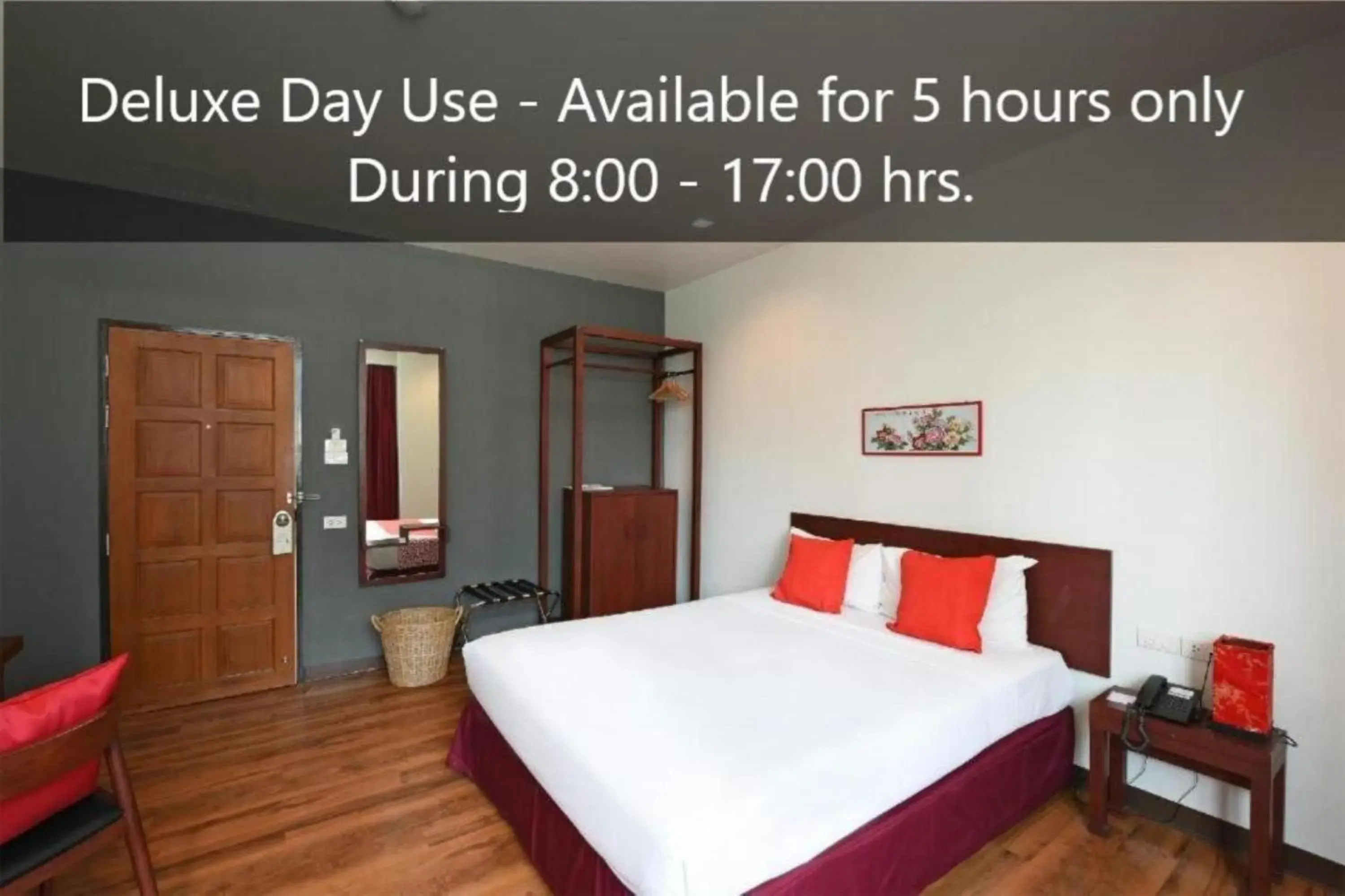 Bedroom, Bed in Ruamchitt Plaza Hotel Bedroom, Bed in Ruamchitt Plaza Hotel