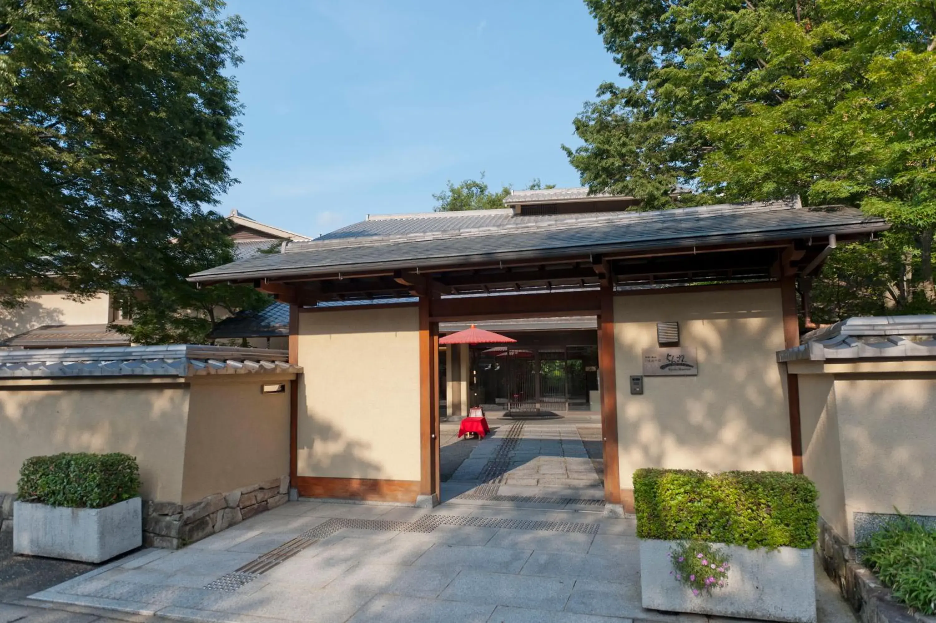 Property building in Ranzan Property building in Ranzan