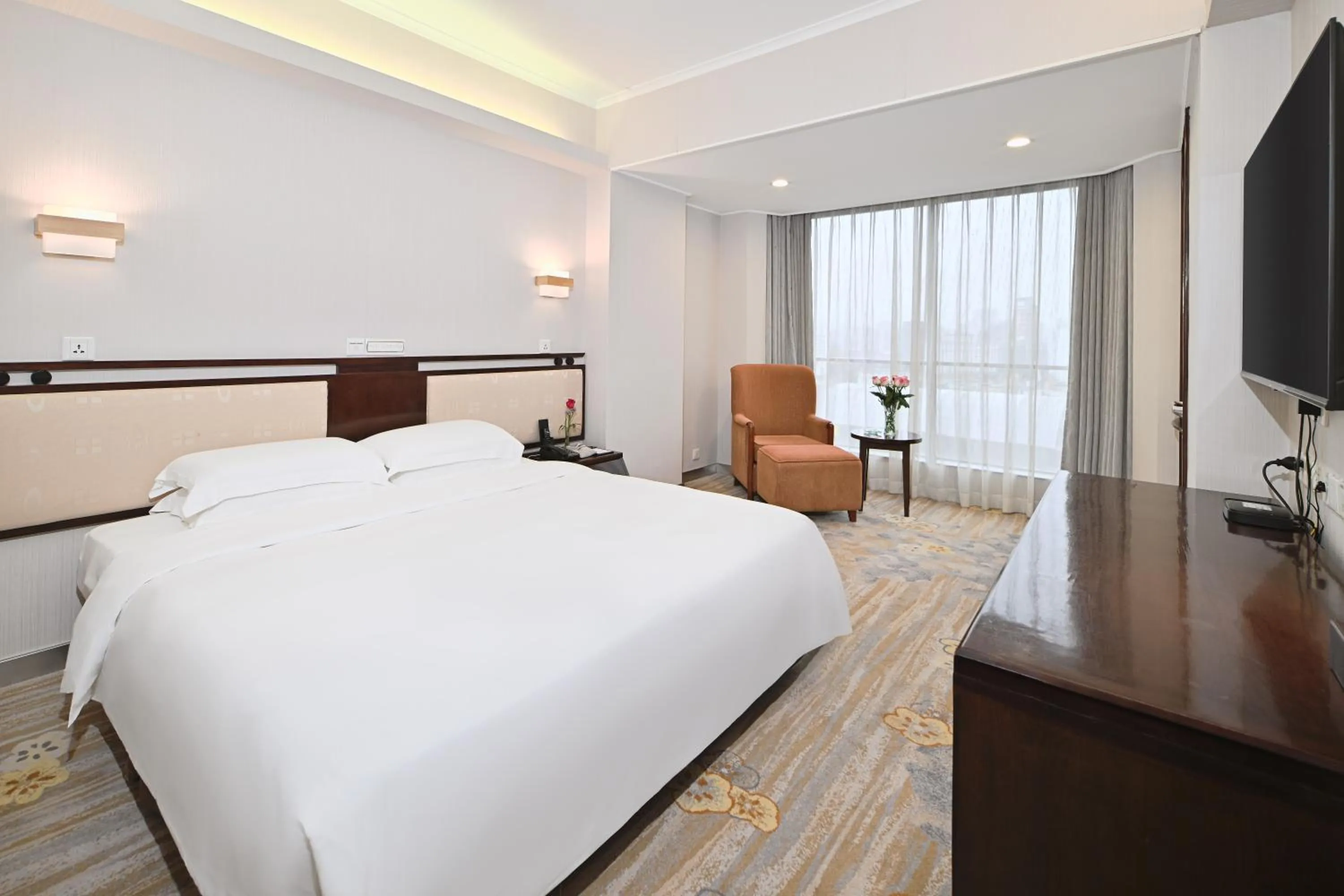 Bed in Guangdong Hotel (Zhuhai)