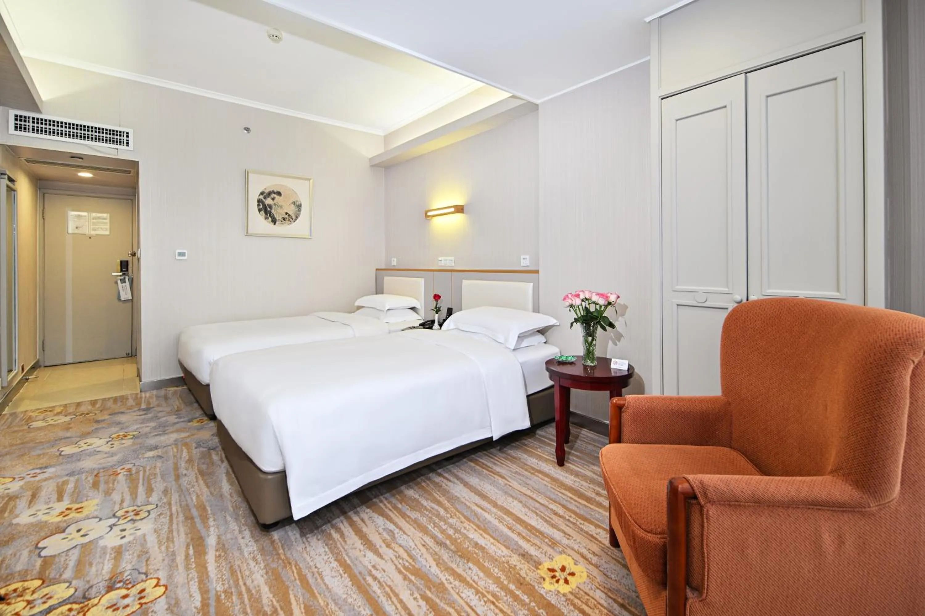 Bed in Guangdong Hotel (Zhuhai)