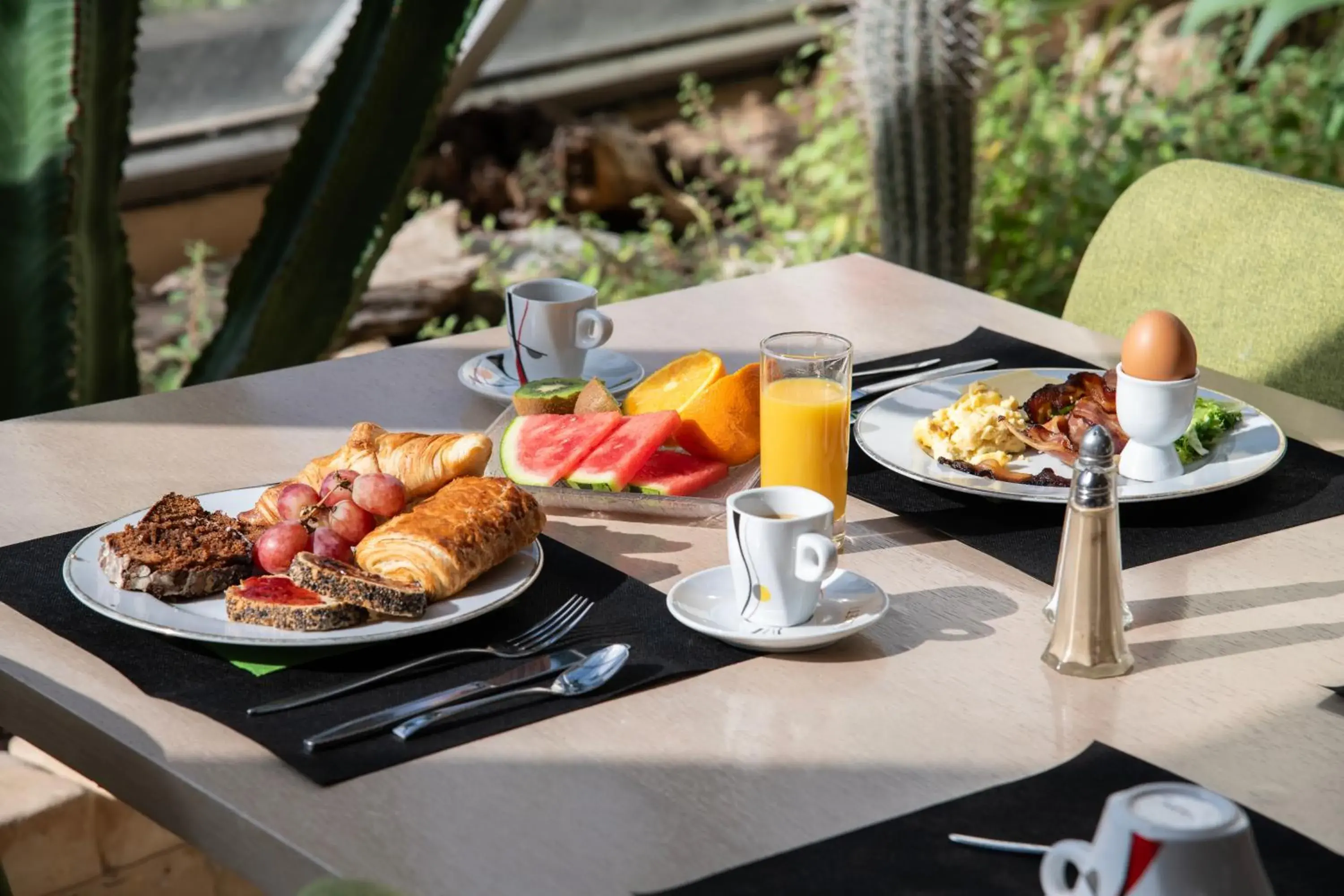 Breakfast in Best Western Atrium Breakfast in Best Western Atrium