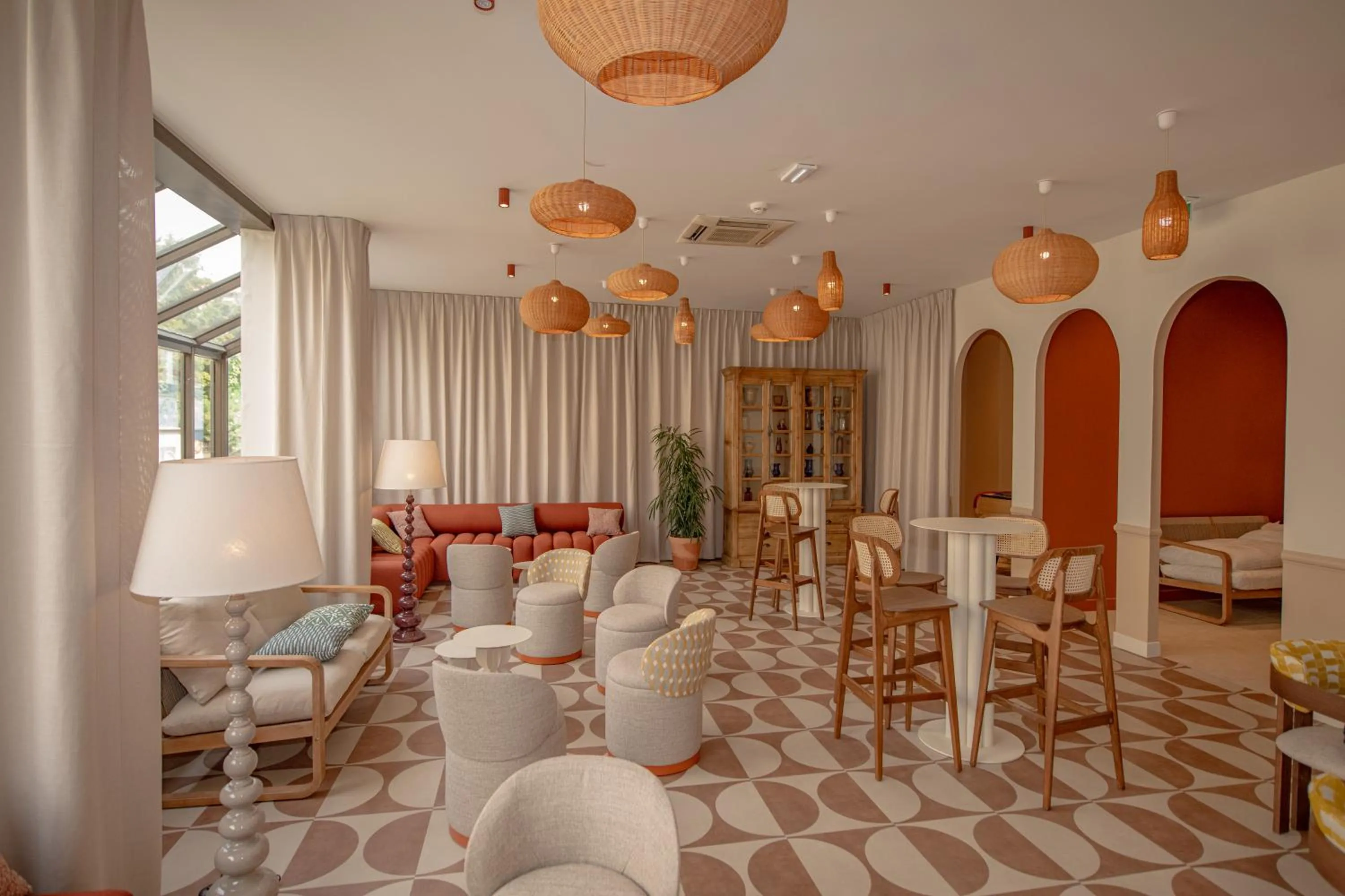 Living room in Mercure Arles Centre Arenes