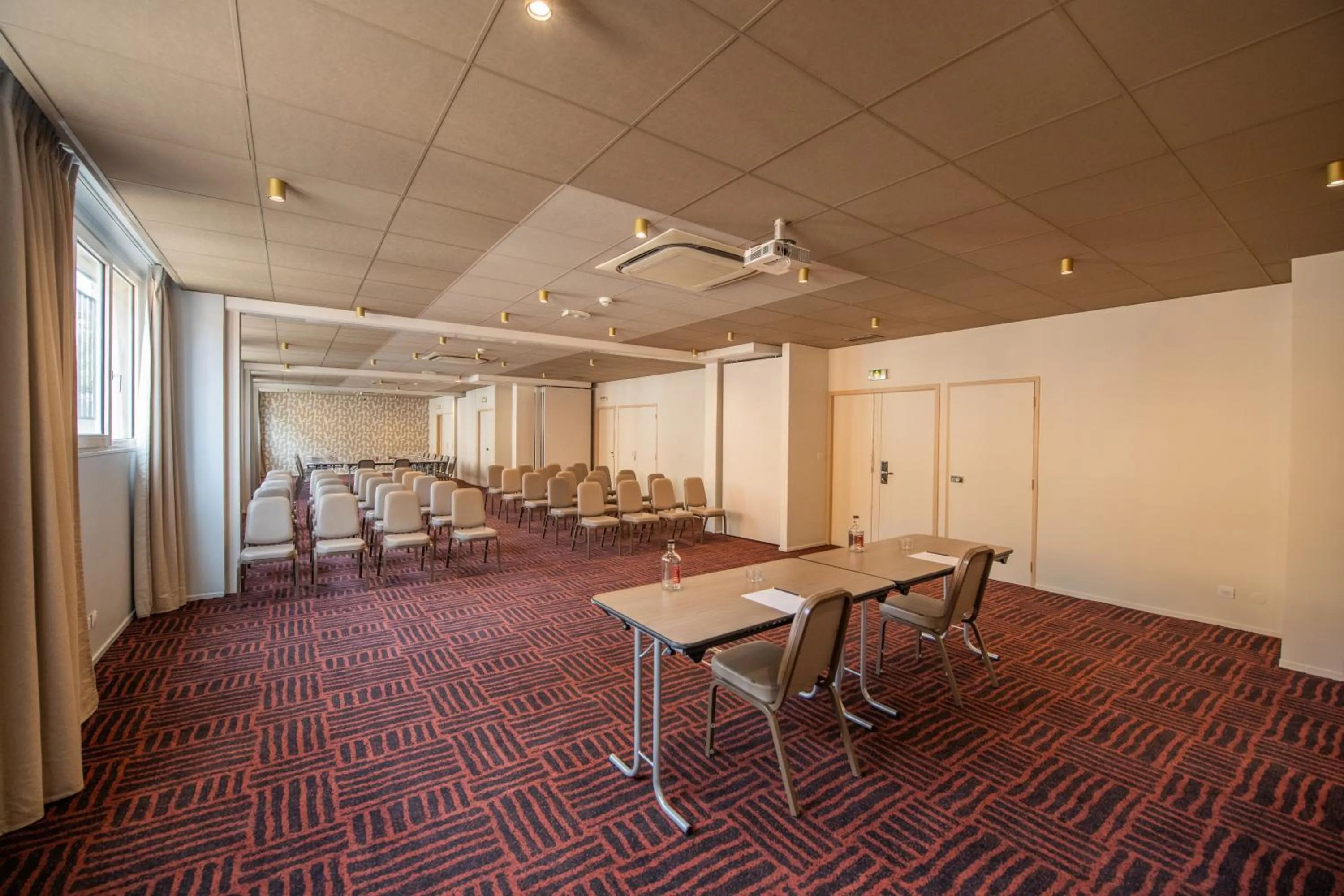 Meeting/conference room in Mercure Arles Centre Arenes