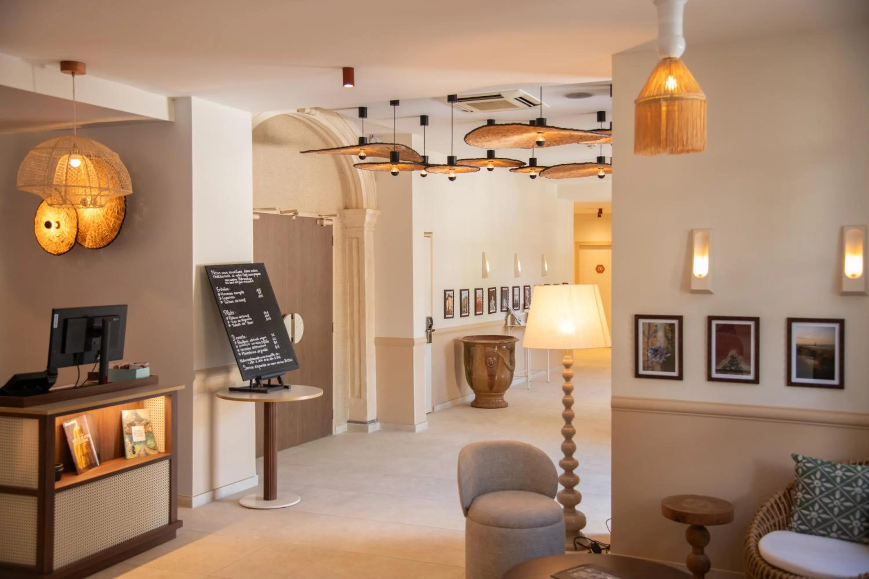 Property building in Mercure Arles Centre Arenes