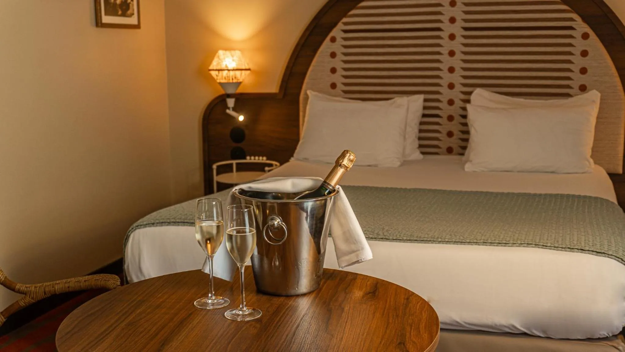 Photo of the whole room, Bed in Mercure Arles Centre Arenes