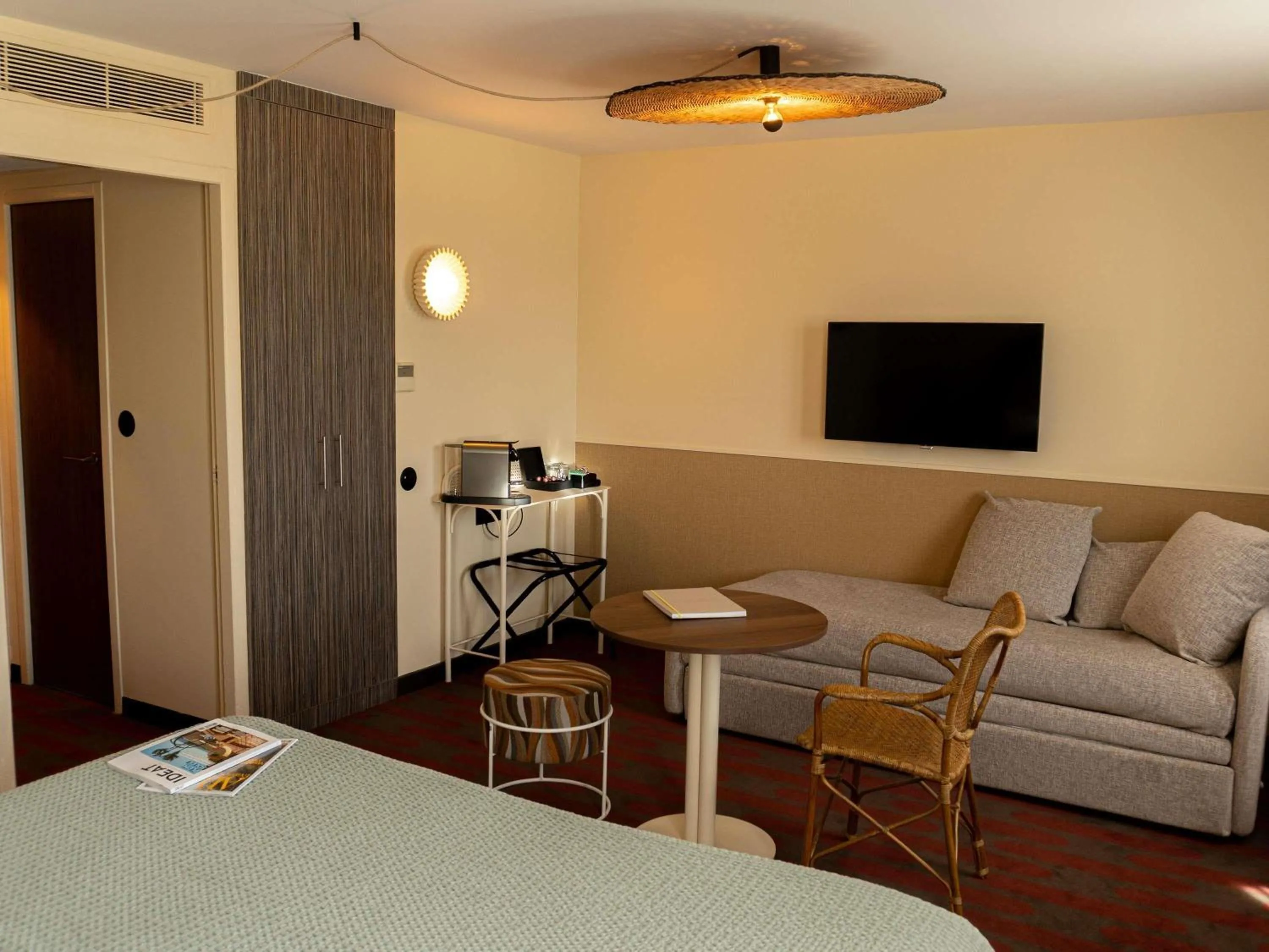 Bedroom, Bed in Mercure Arles Centre Arenes