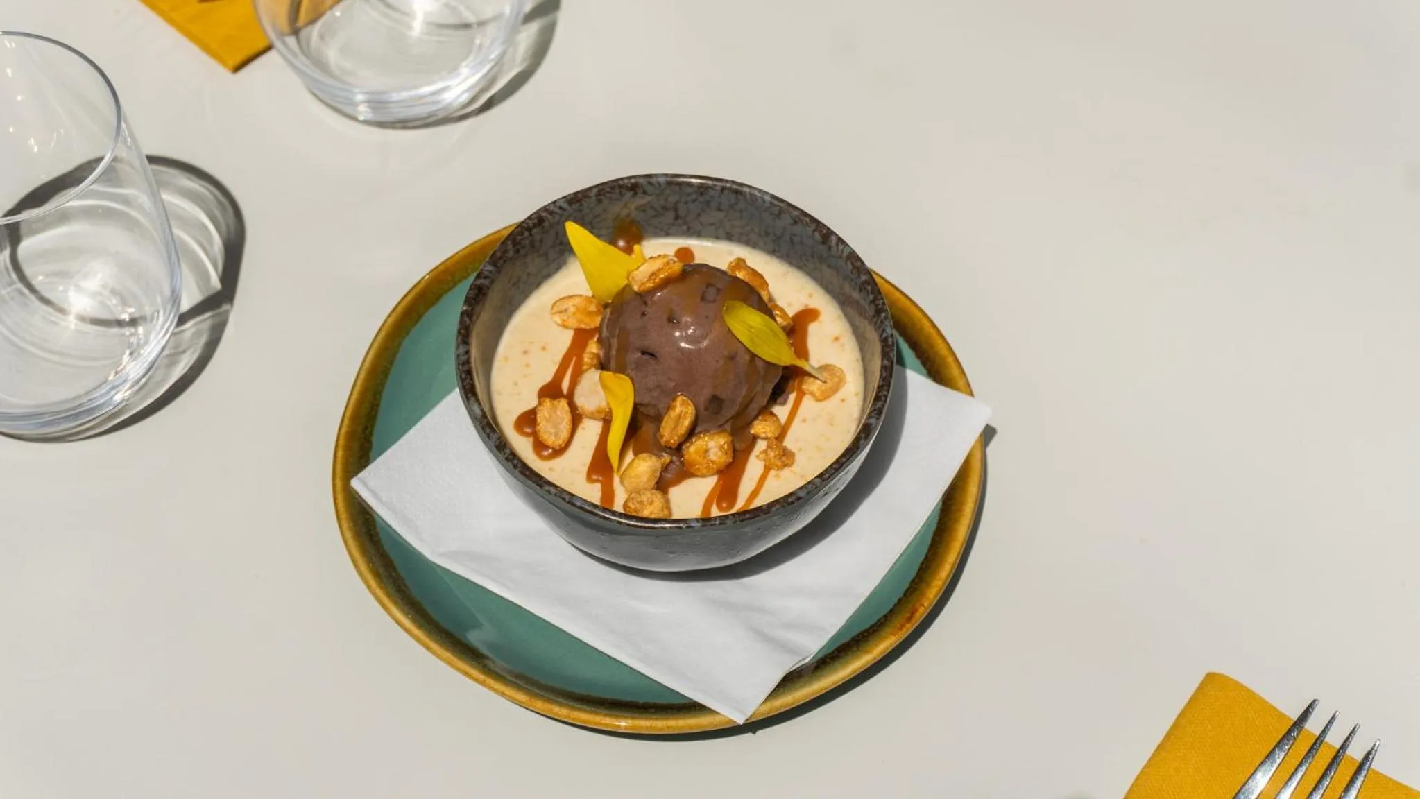 Restaurant/places to eat in Mercure Arles Centre Arenes