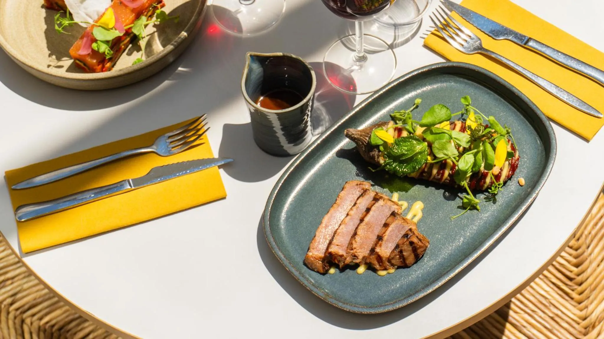 Restaurant/places to eat in Mercure Arles Centre Arenes