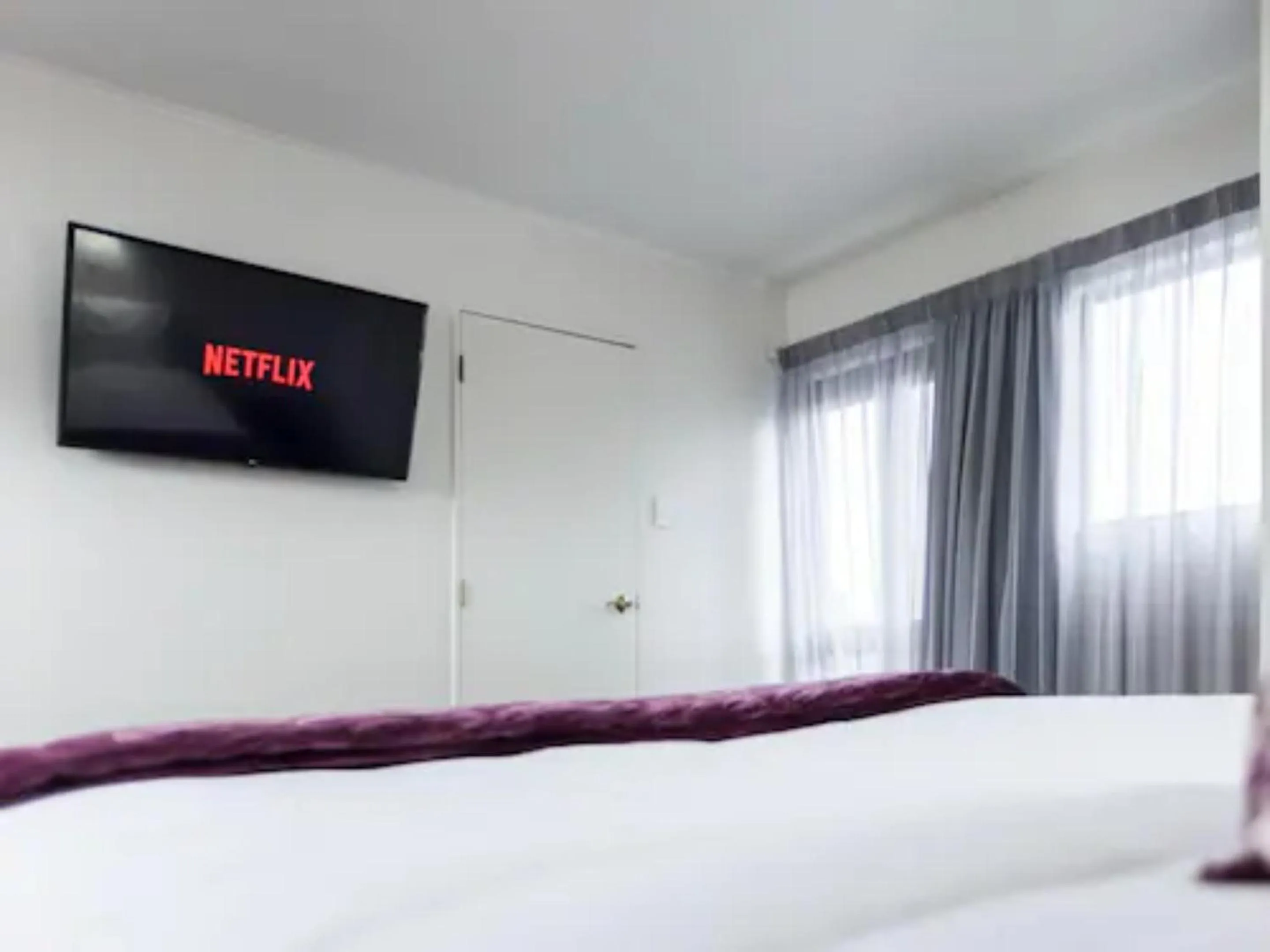 Bed in Drovers Motor Inn