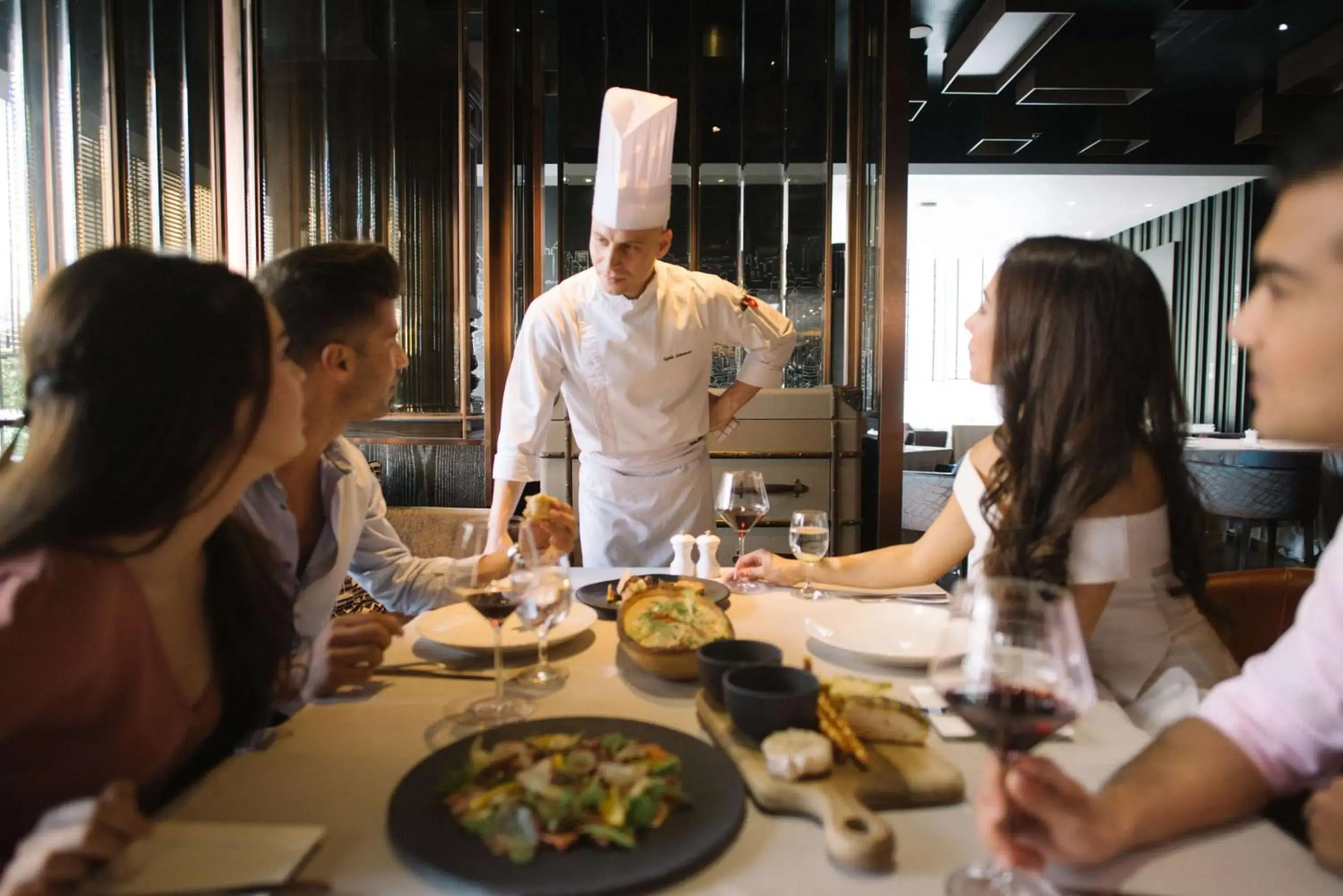 Restaurant/places to eat in Hilton Sukhumvit Bangkok Restaurant/places to eat in Hilton Sukhumvit Bangkok