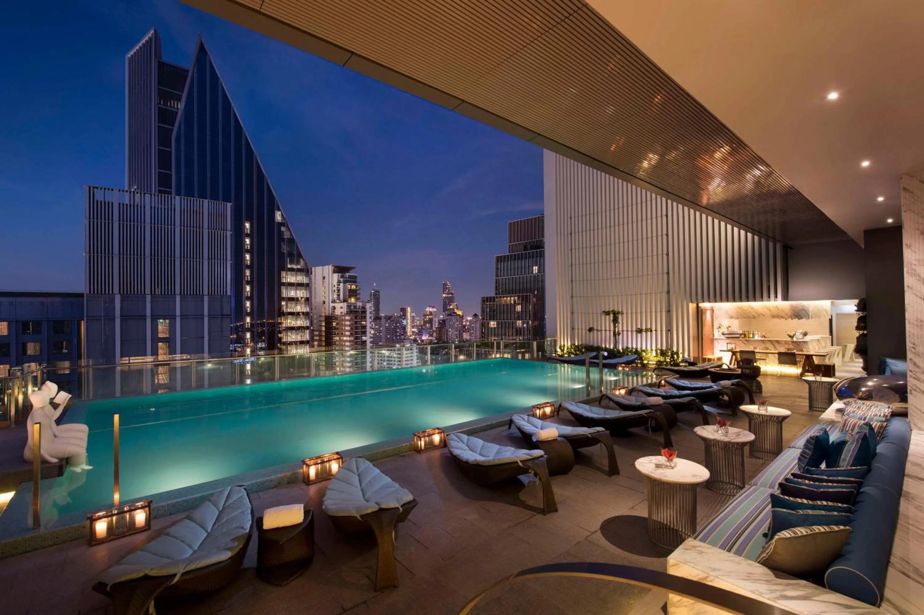 Pool view in Hilton Sukhumvit Bangkok