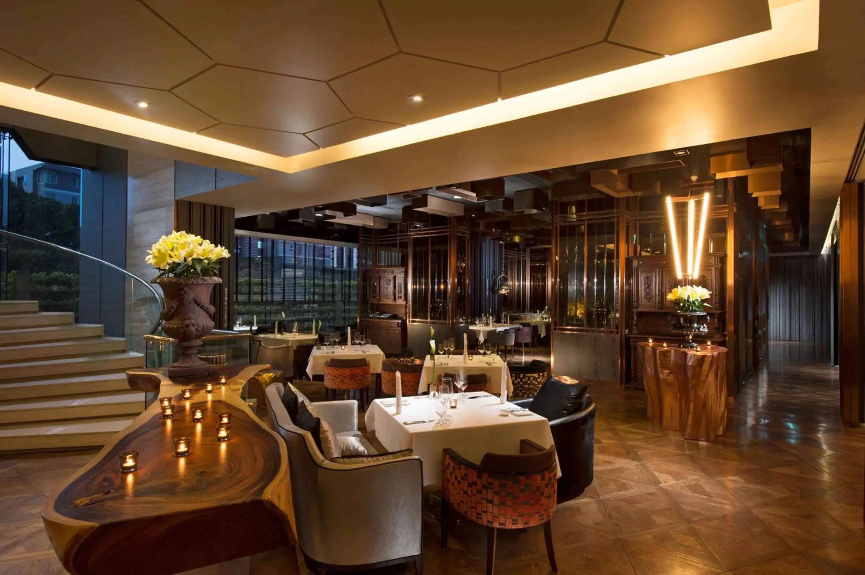 Restaurant/places to eat in Hilton Sukhumvit Bangkok Restaurant/places to eat in Hilton Sukhumvit Bangkok