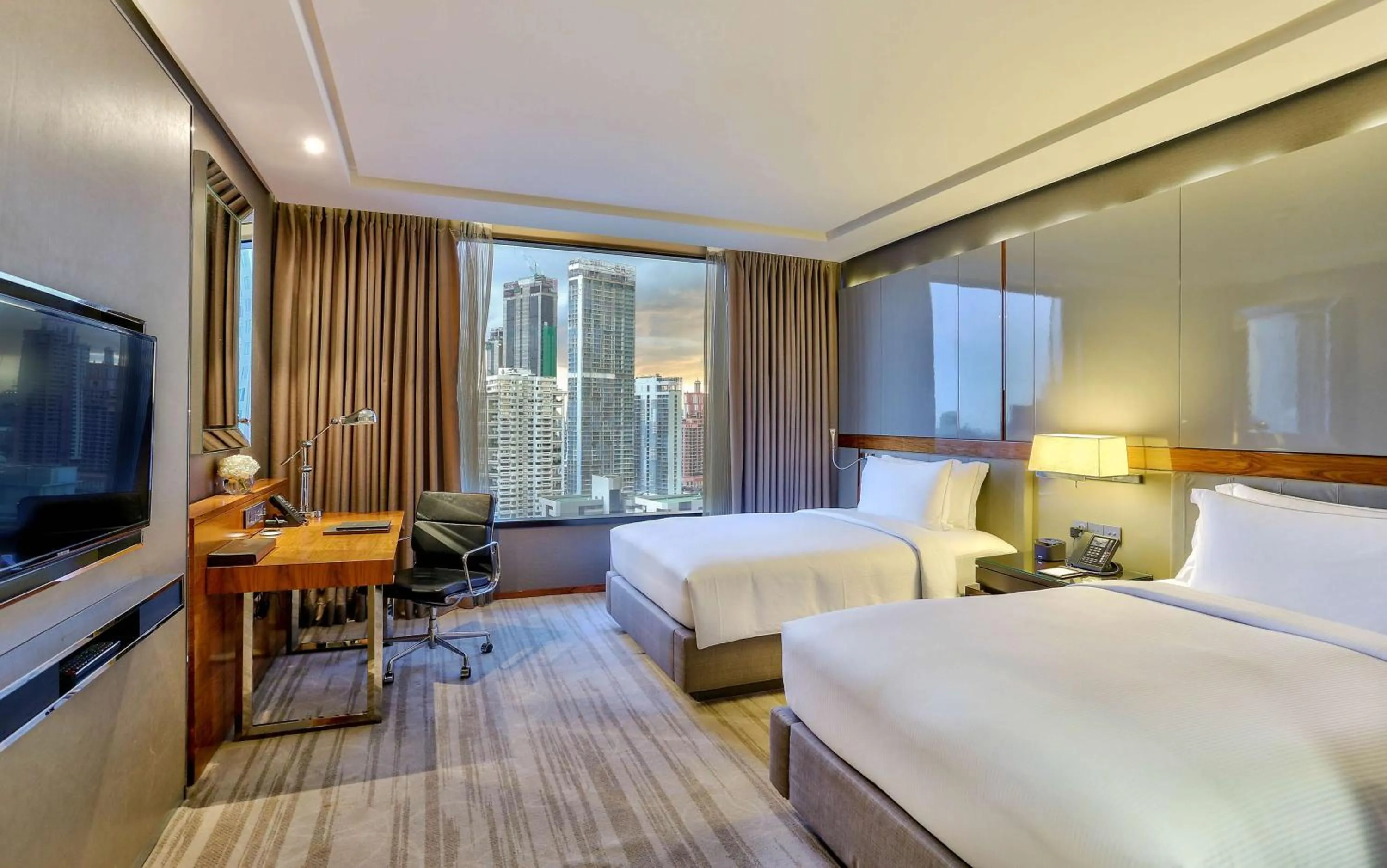 Bedroom, Bed in Hilton Sukhumvit Bangkok