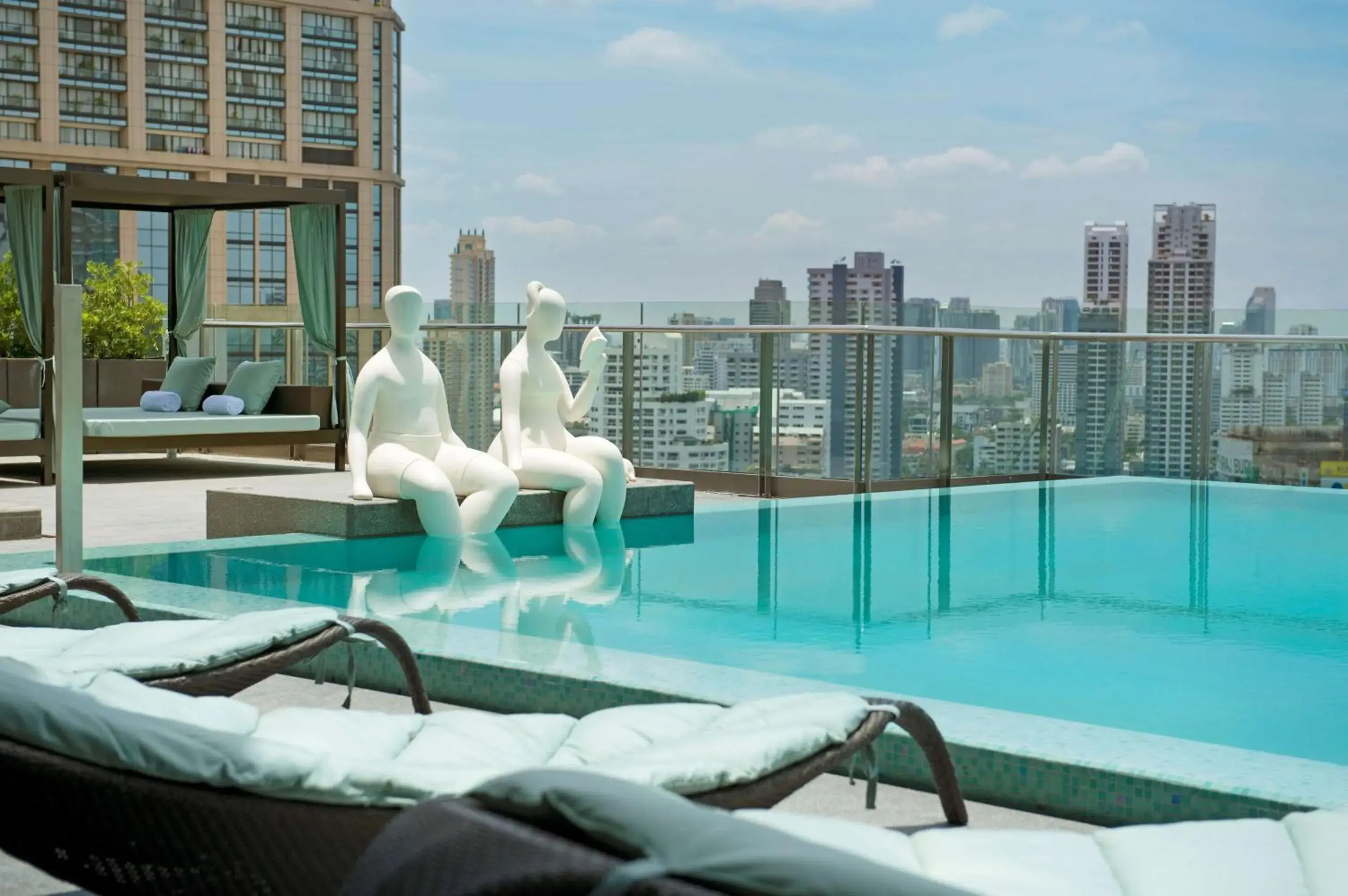 Pool view in Hilton Sukhumvit Bangkok Pool view in Hilton Sukhumvit Bangkok