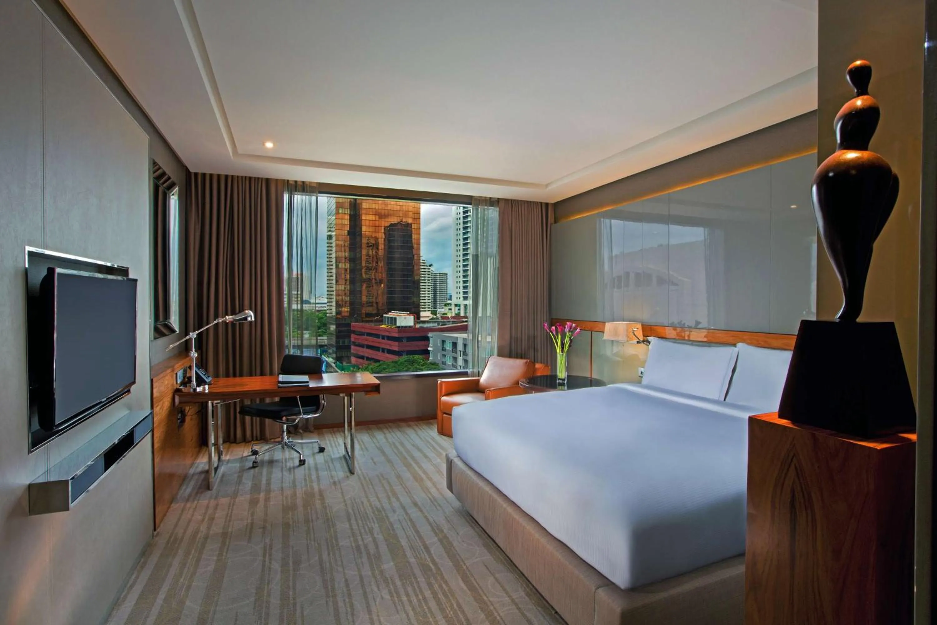Bedroom, Bed in Hilton Sukhumvit Bangkok