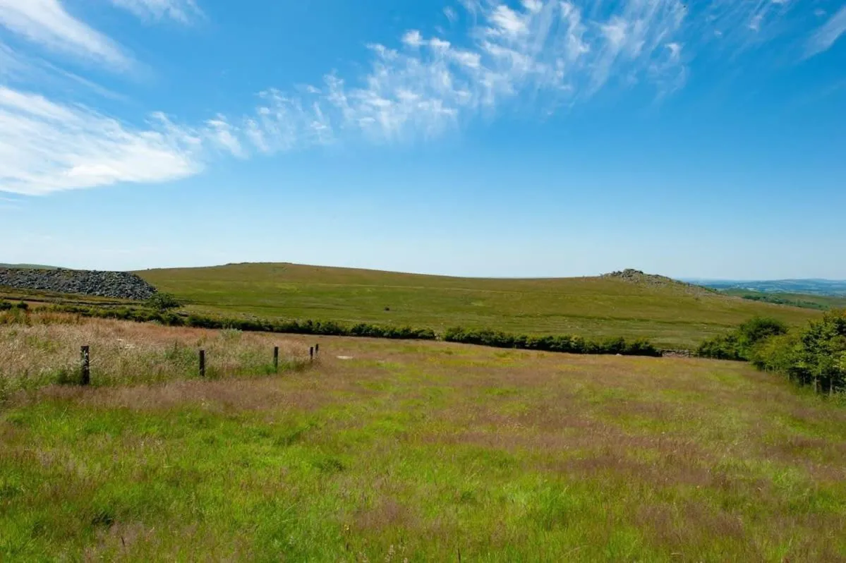 Dartmoor Barn on North Hessary Tor