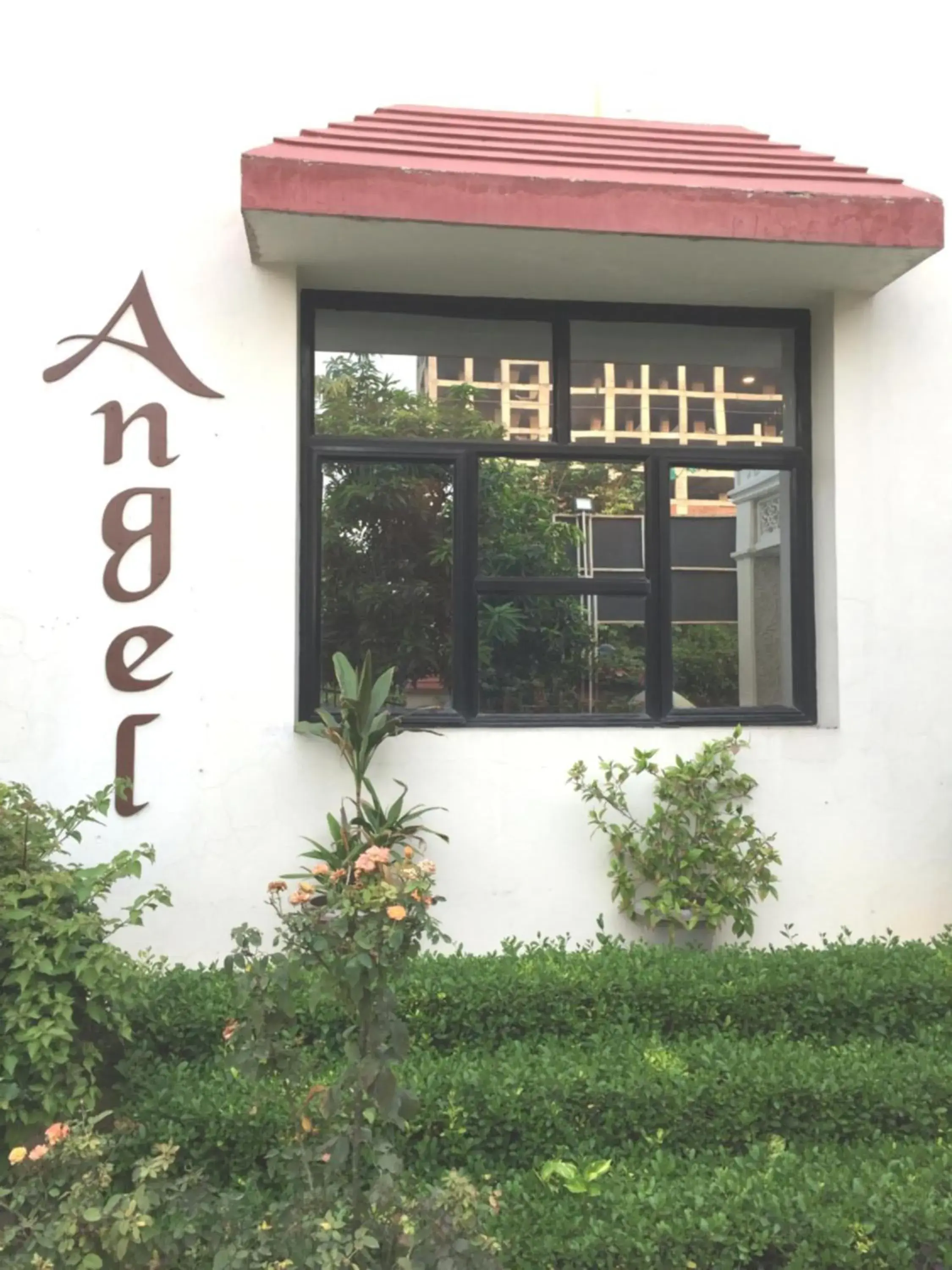 Facade/entrance in Angel Residency Facade/entrance in Angel Residency