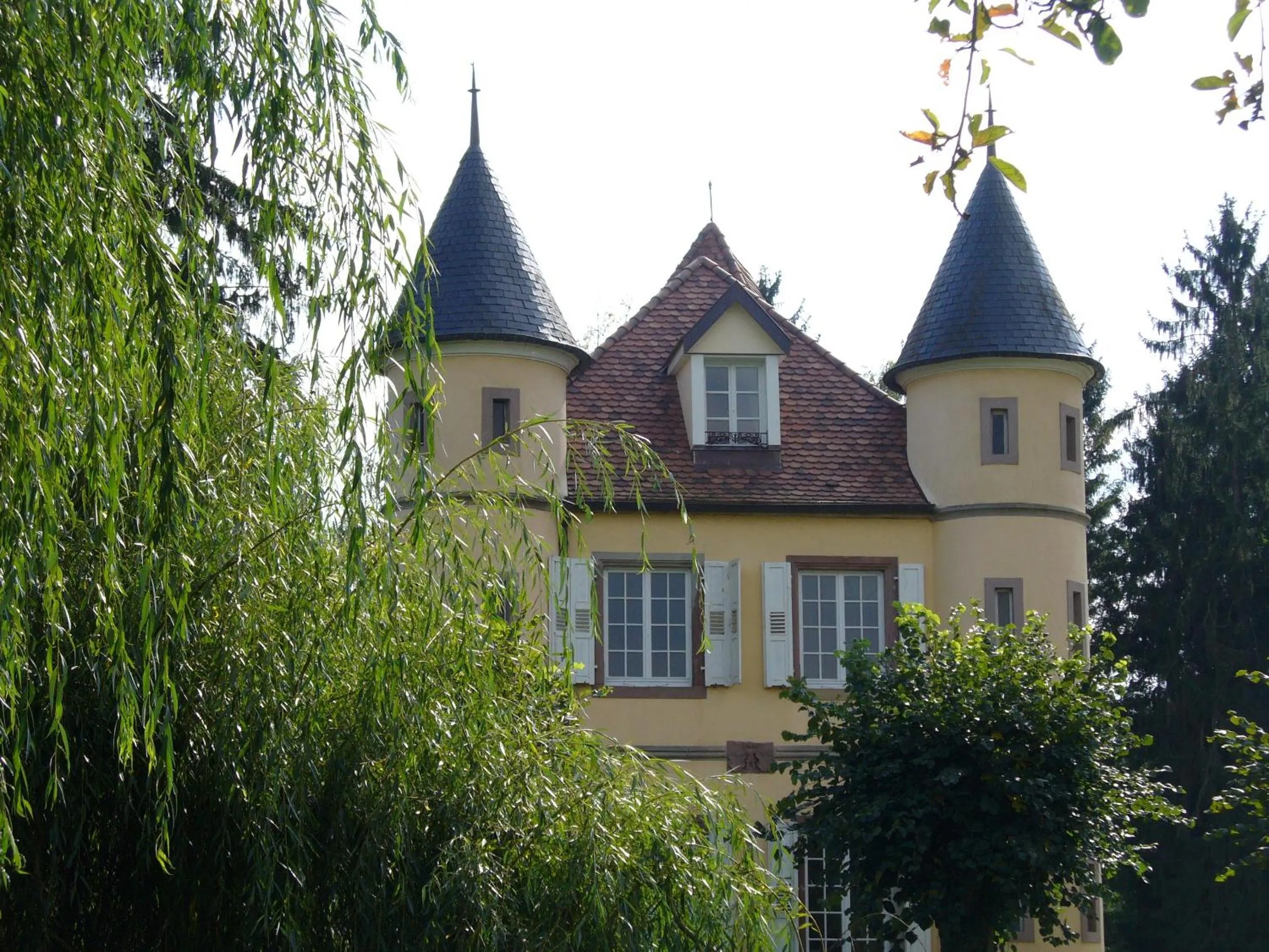 Property building in Château De Werde