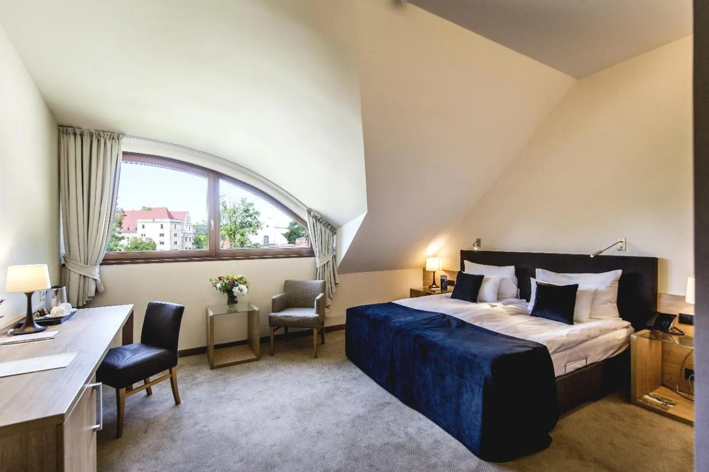 Bed in Uroczysko Siedmiu Stawów & Spa by L'Occitane