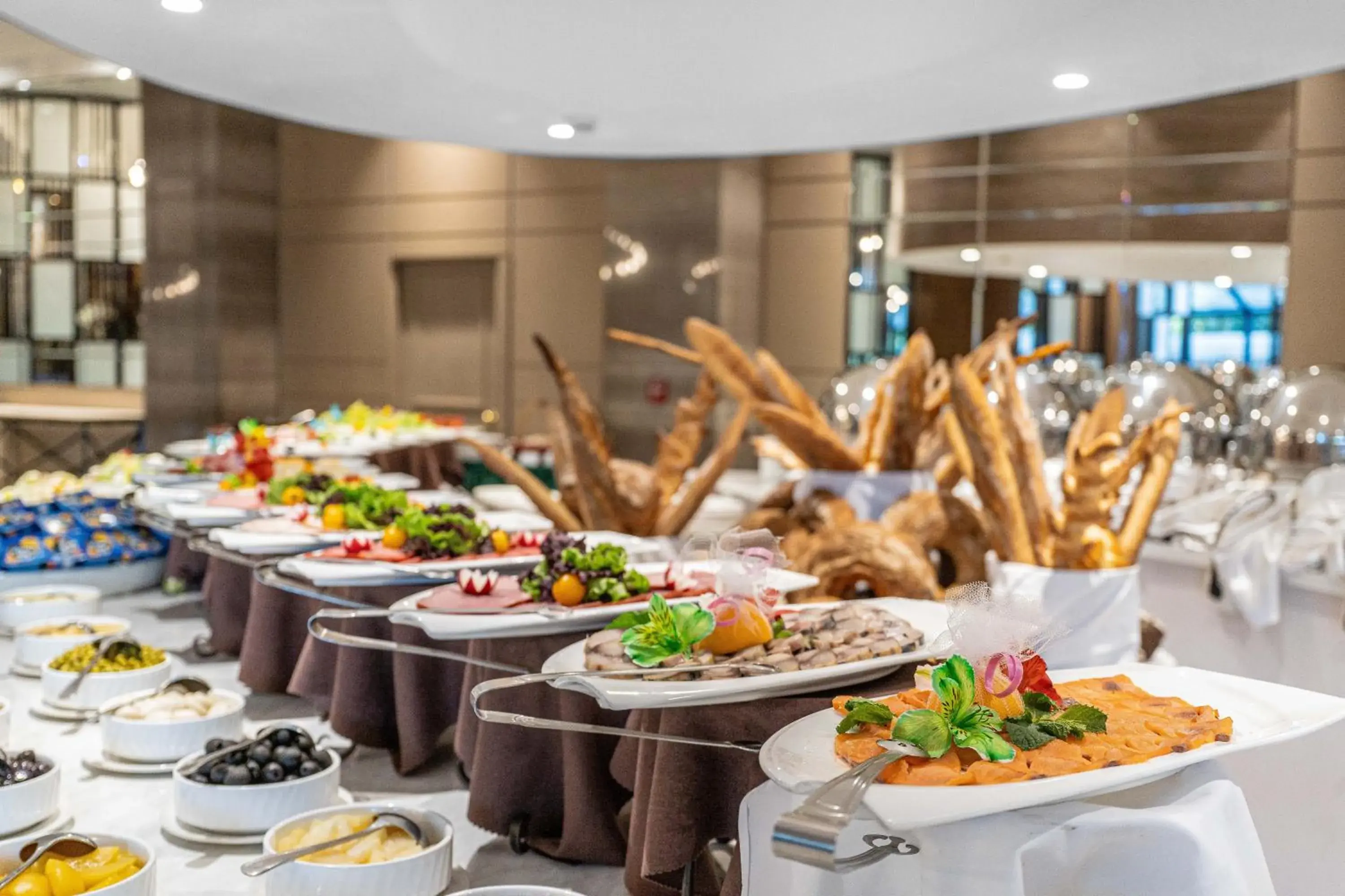 Restaurant/places to eat in AZIMUT Grand Hotel Tashkent Restaurant/places to eat in AZIMUT Grand Hotel Tashkent
