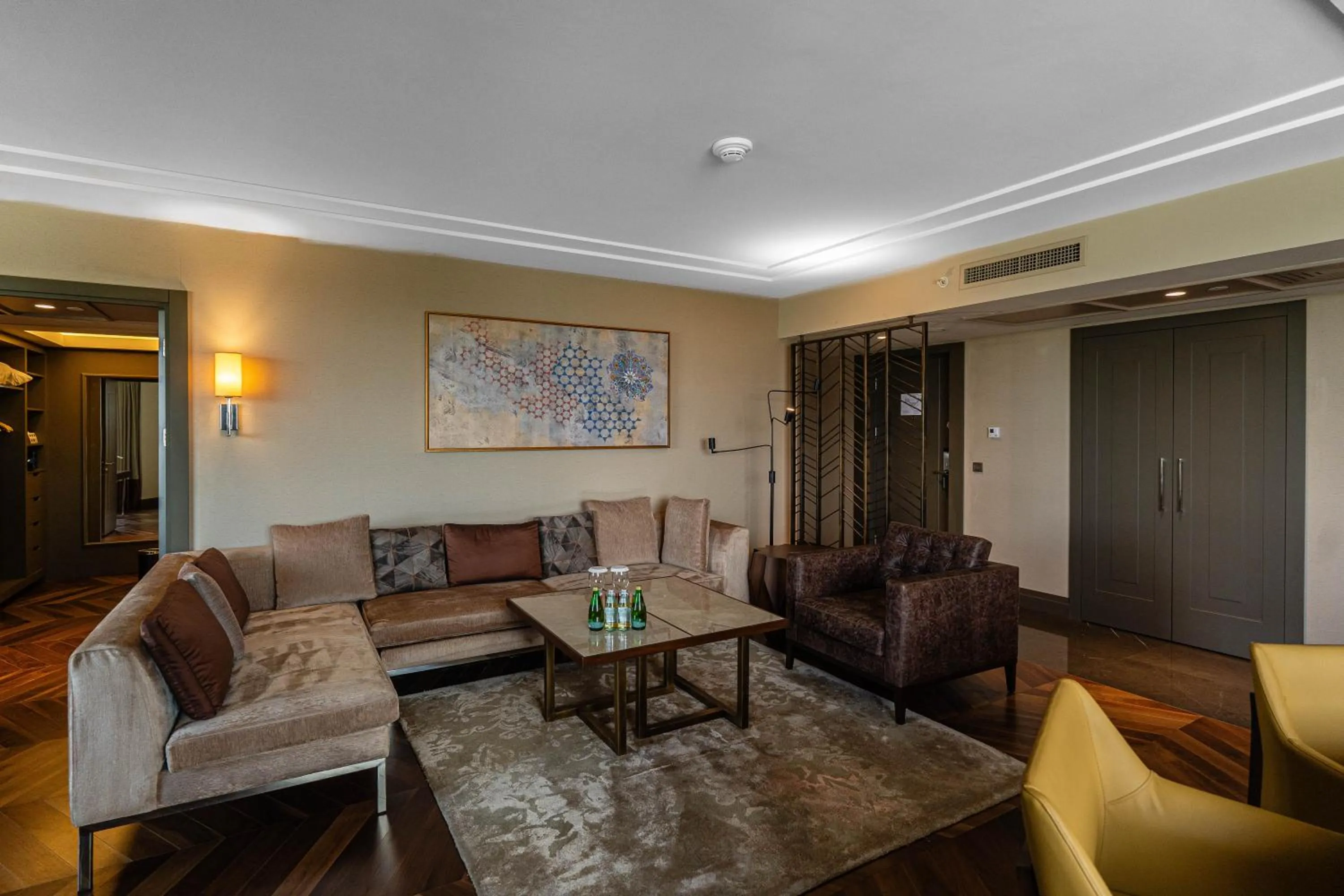 Seating area in AZIMUT Grand Hotel Tashkent