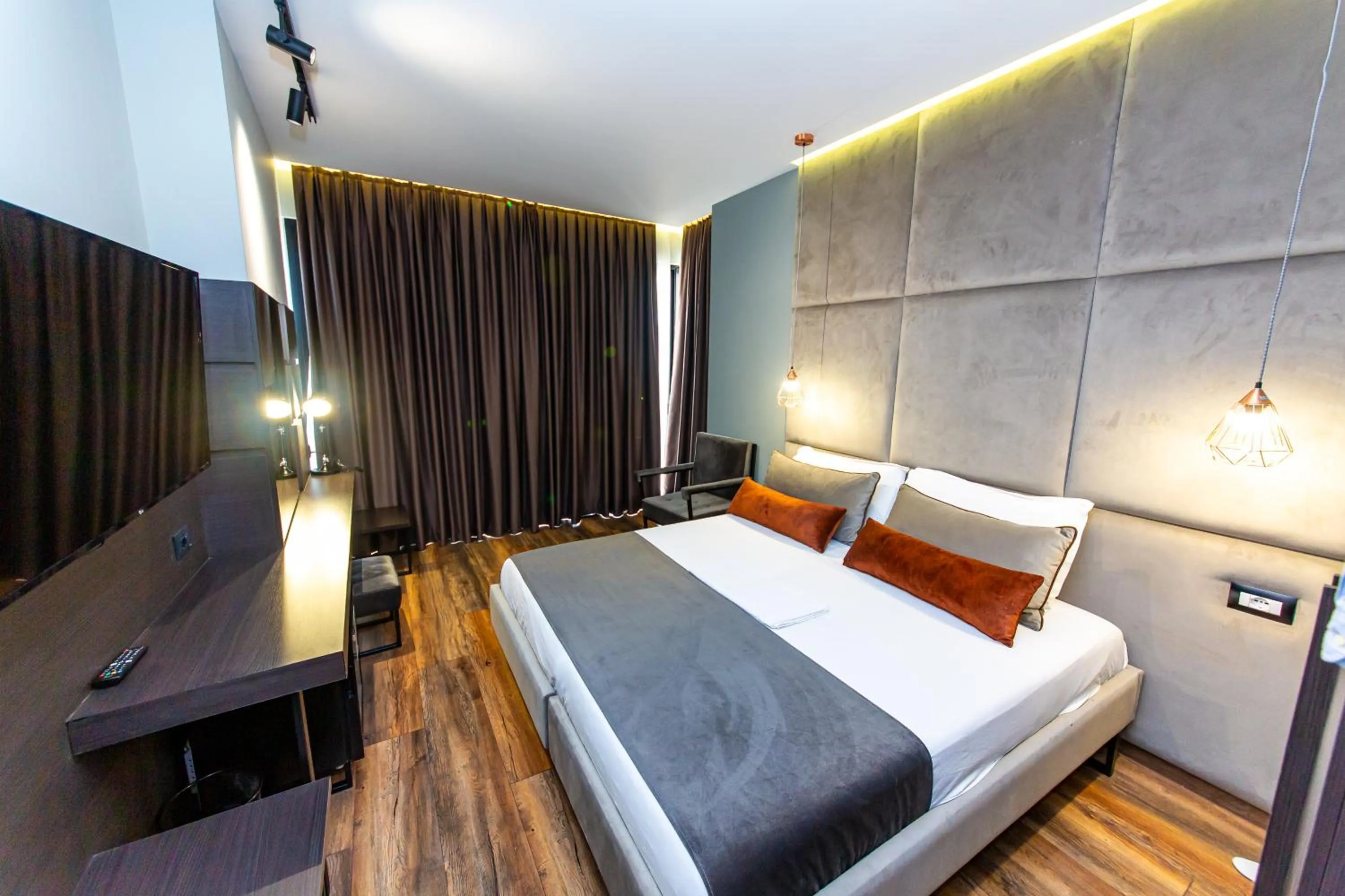 Photo of the whole room, Bed in Hotel Apollon Sarande