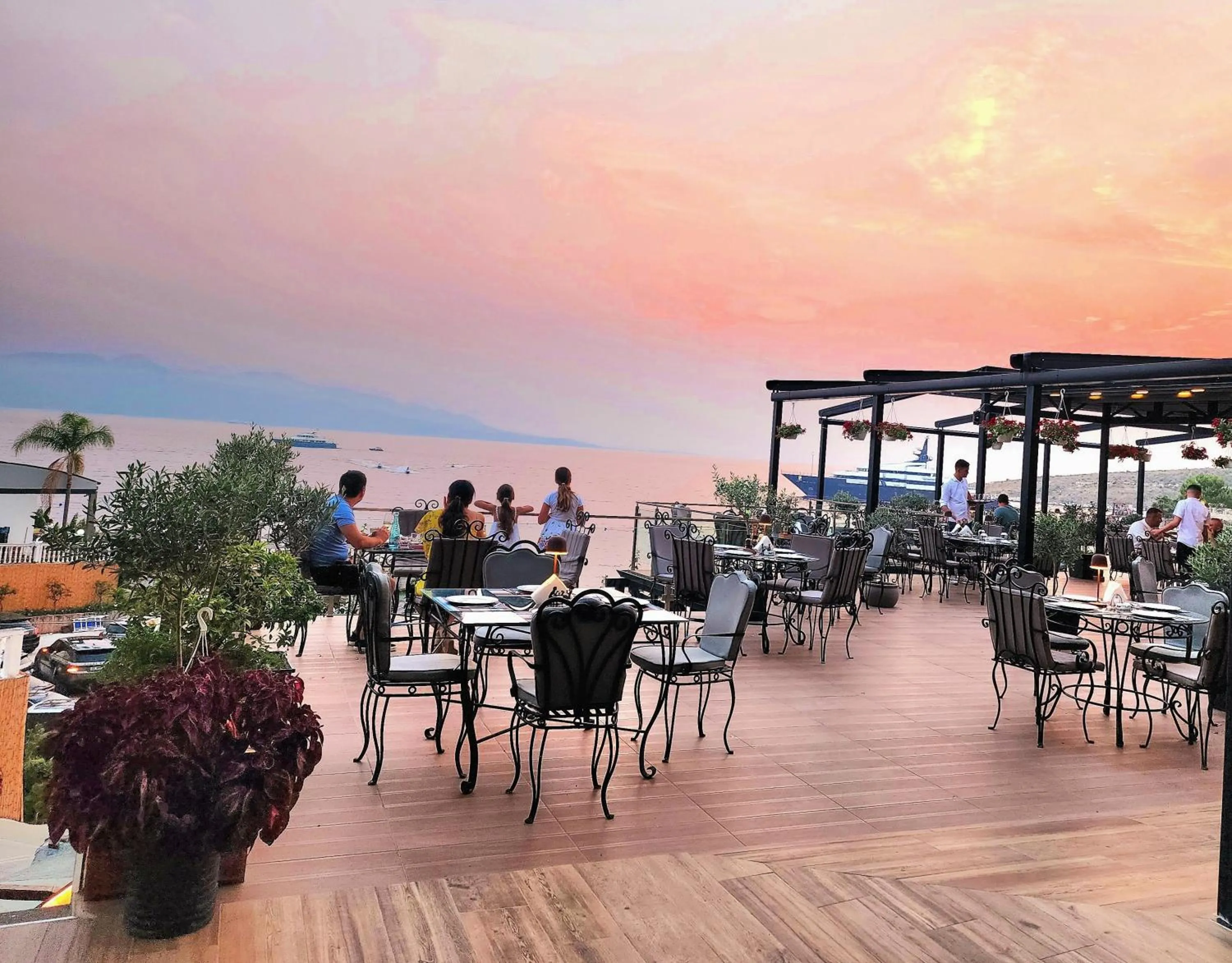 Restaurant/places to eat in Hotel Apollon Sarande