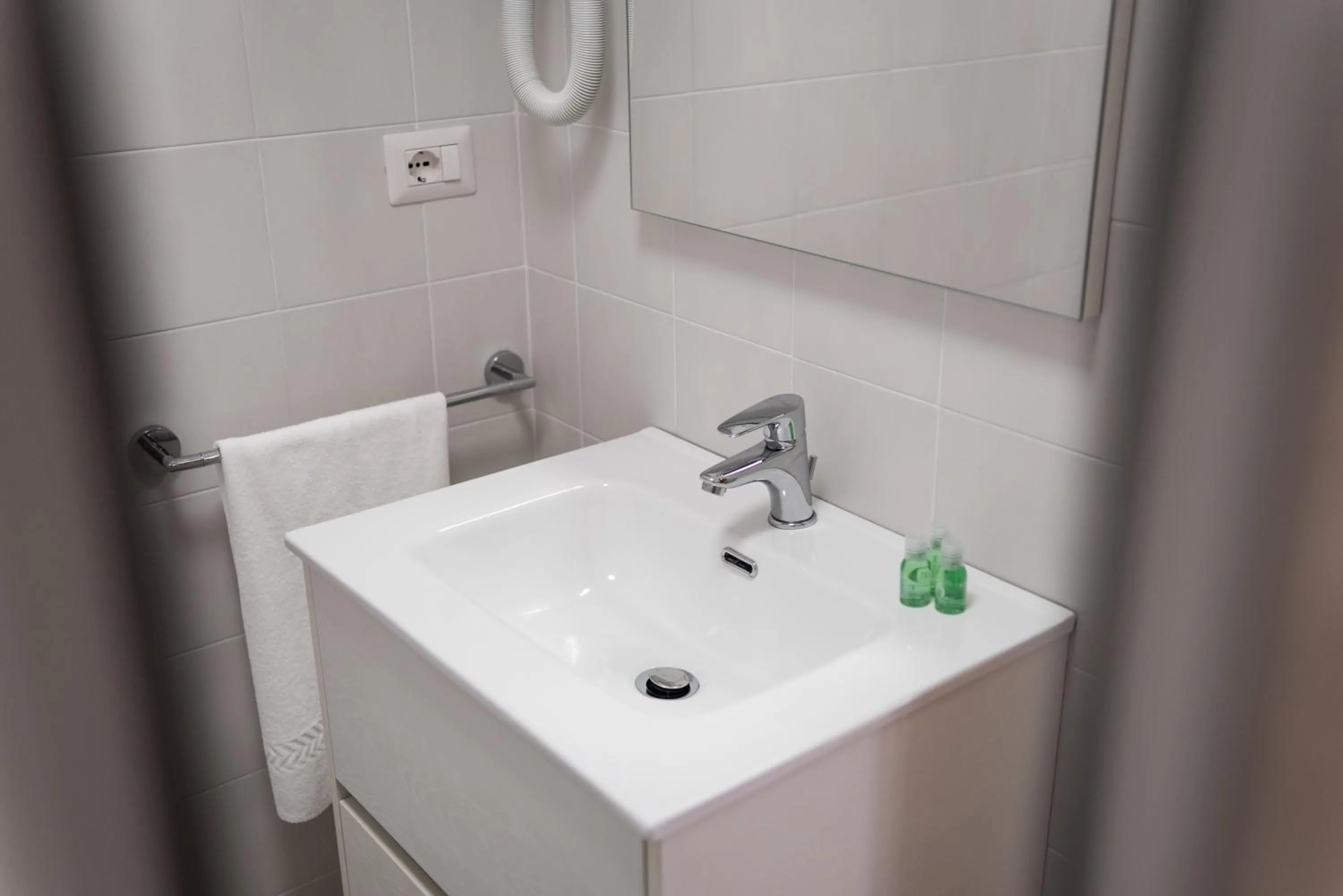 Bathroom in Minerva Monks Inn